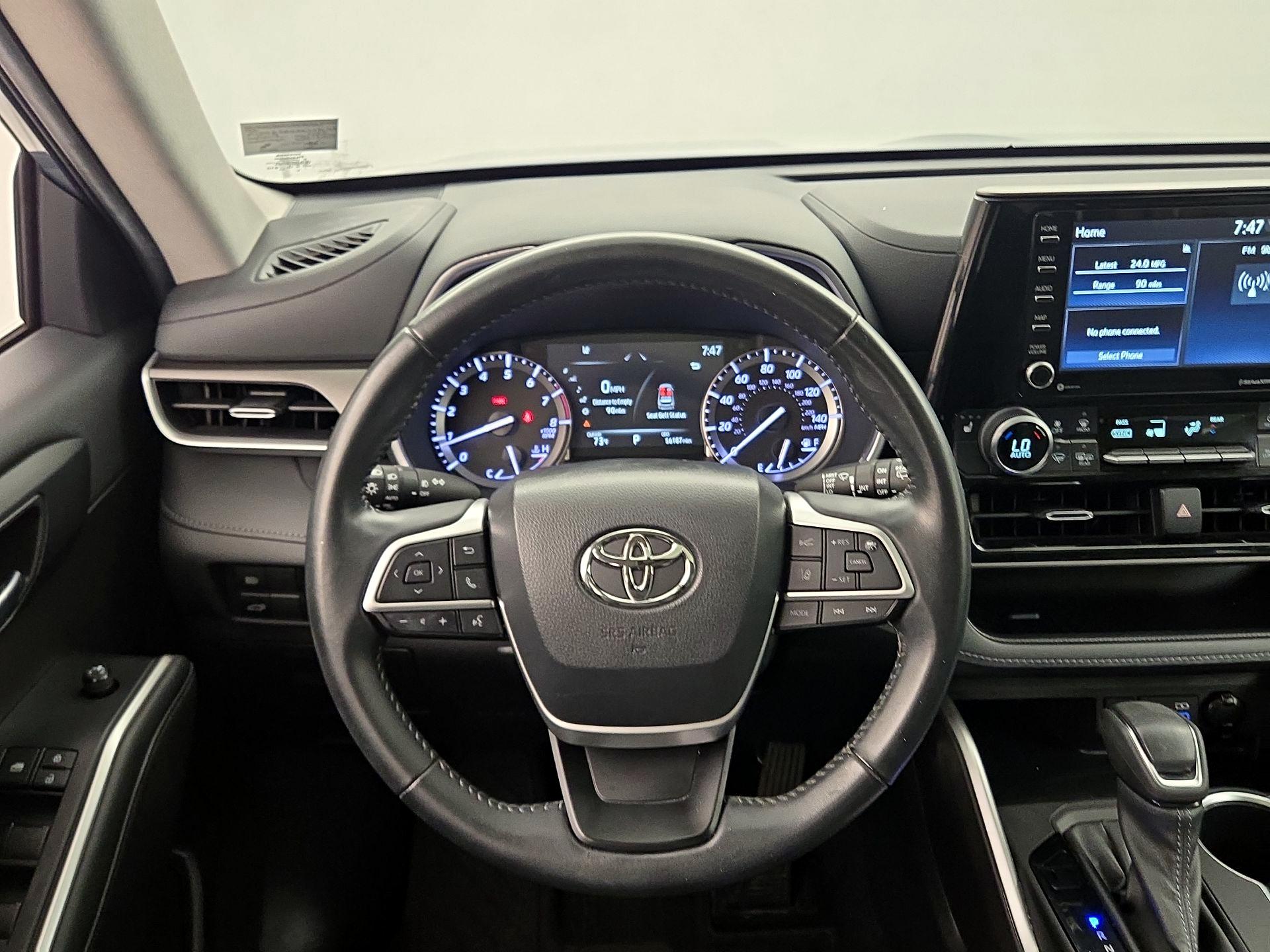 Thumbnail: 2022 Toyota Highlander - 10