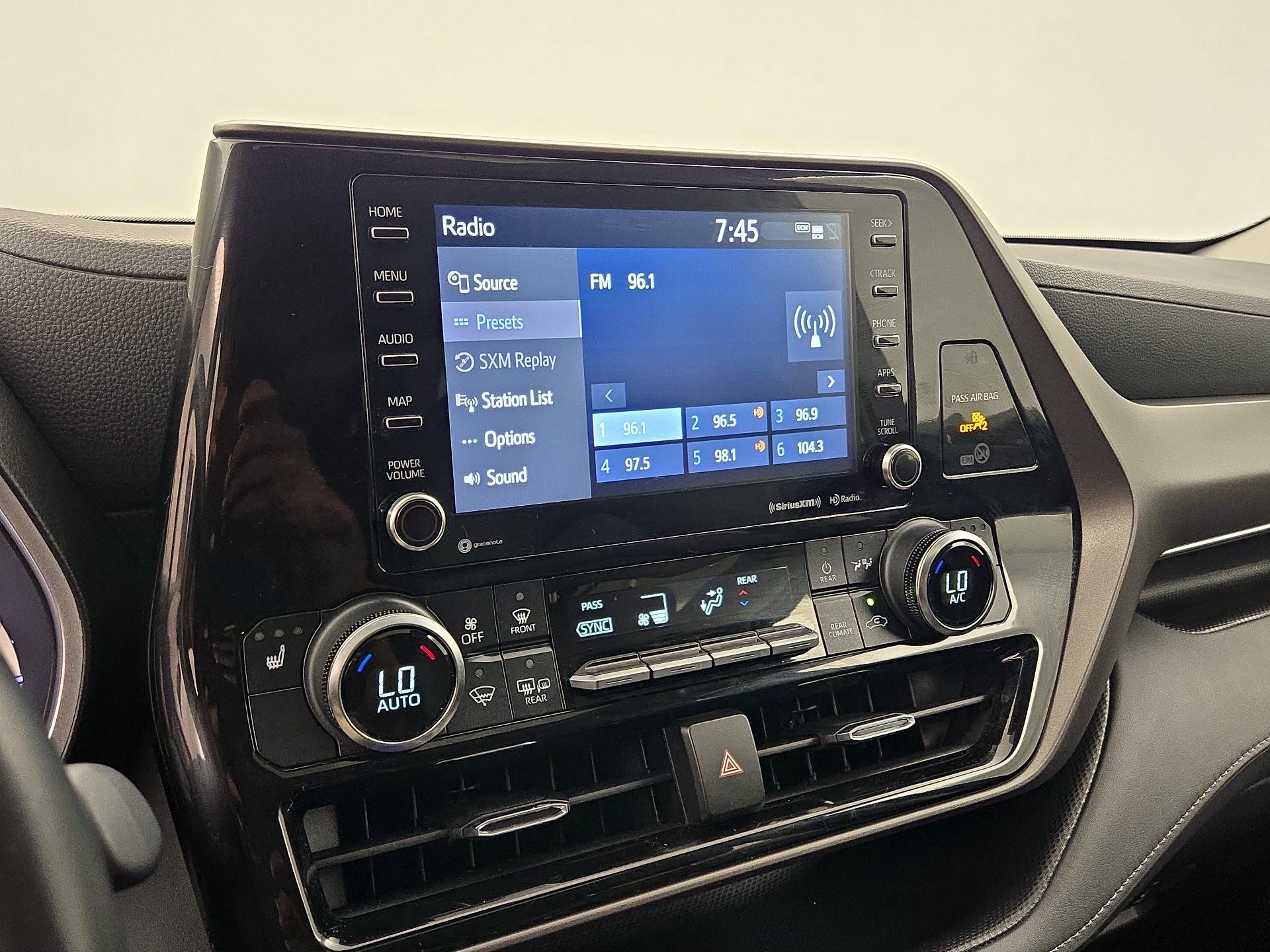 Thumbnail: 2022 Toyota Highlander - 15