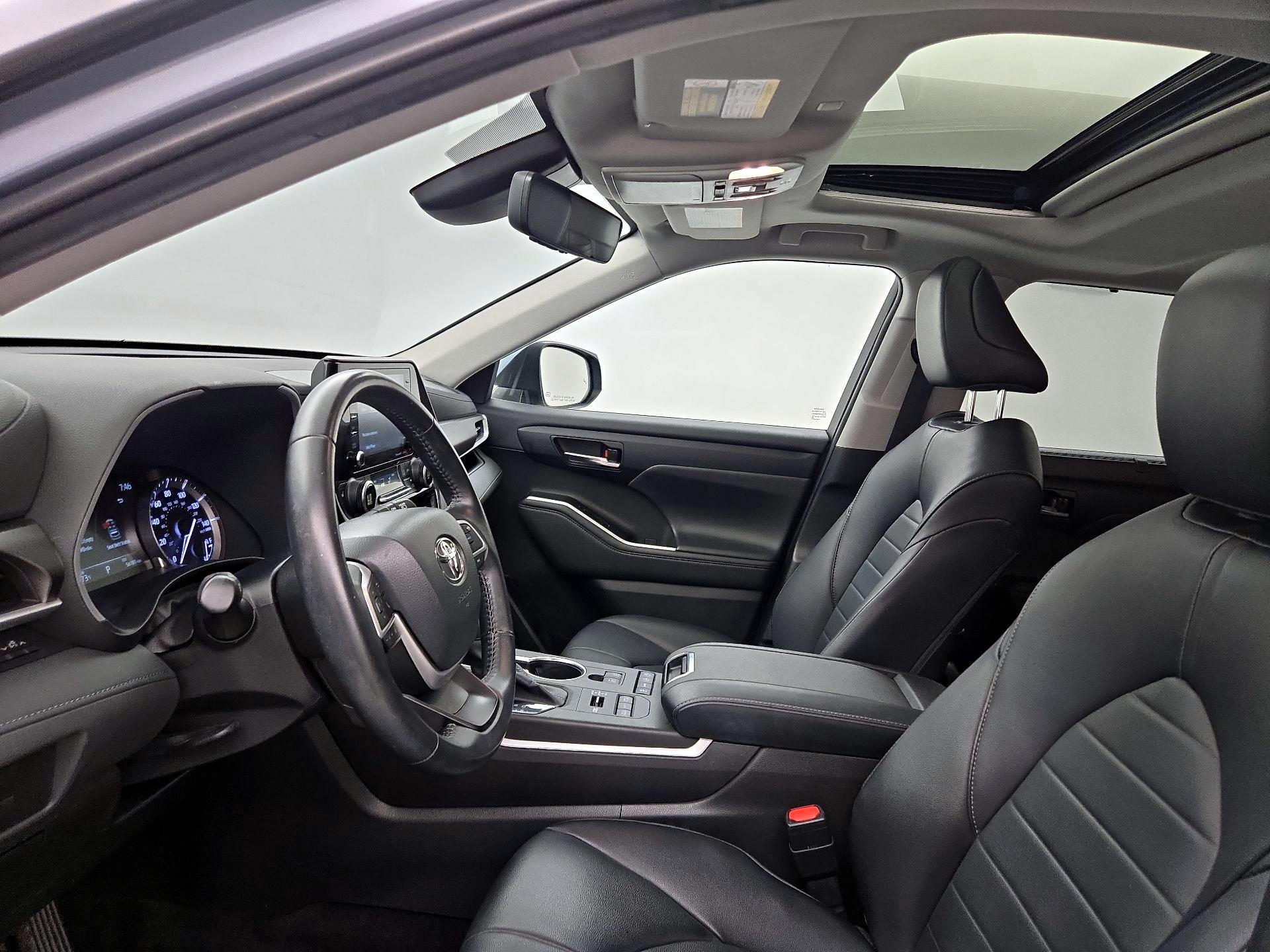 Thumbnail: 2022 Toyota Highlander - 19