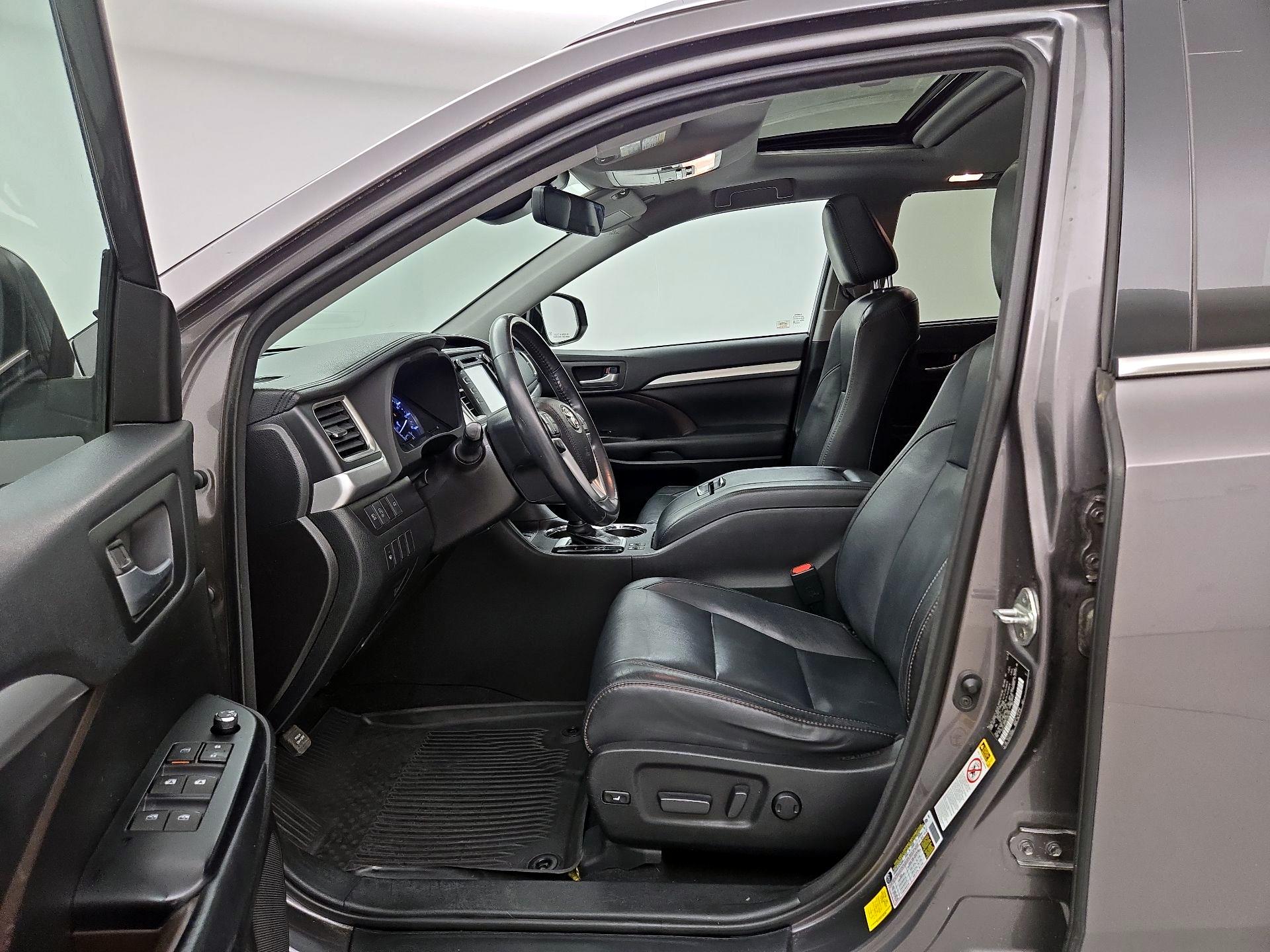 Thumbnail: 2018 Toyota Highlander - 11