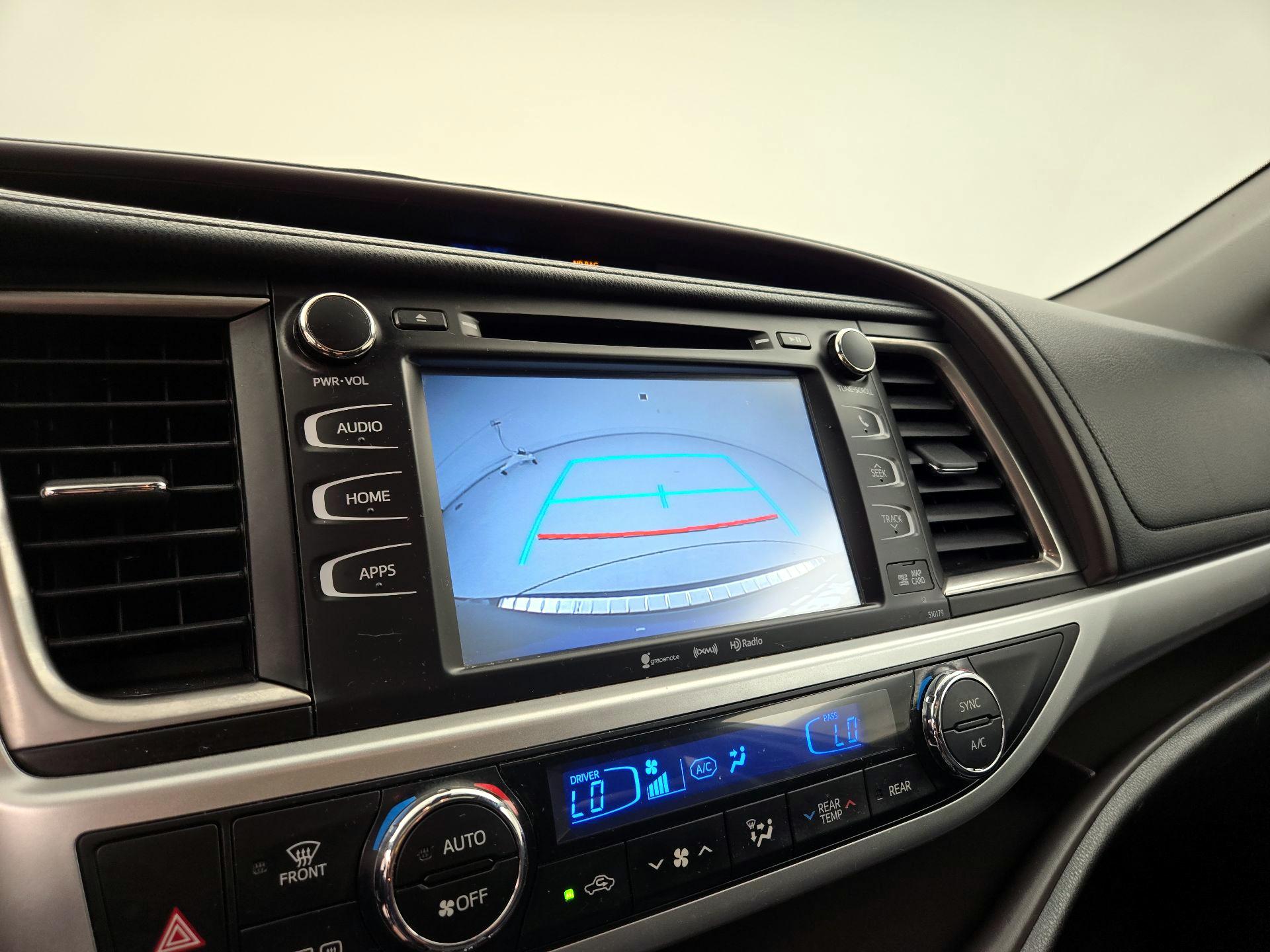 Thumbnail: 2018 Toyota Highlander - 15