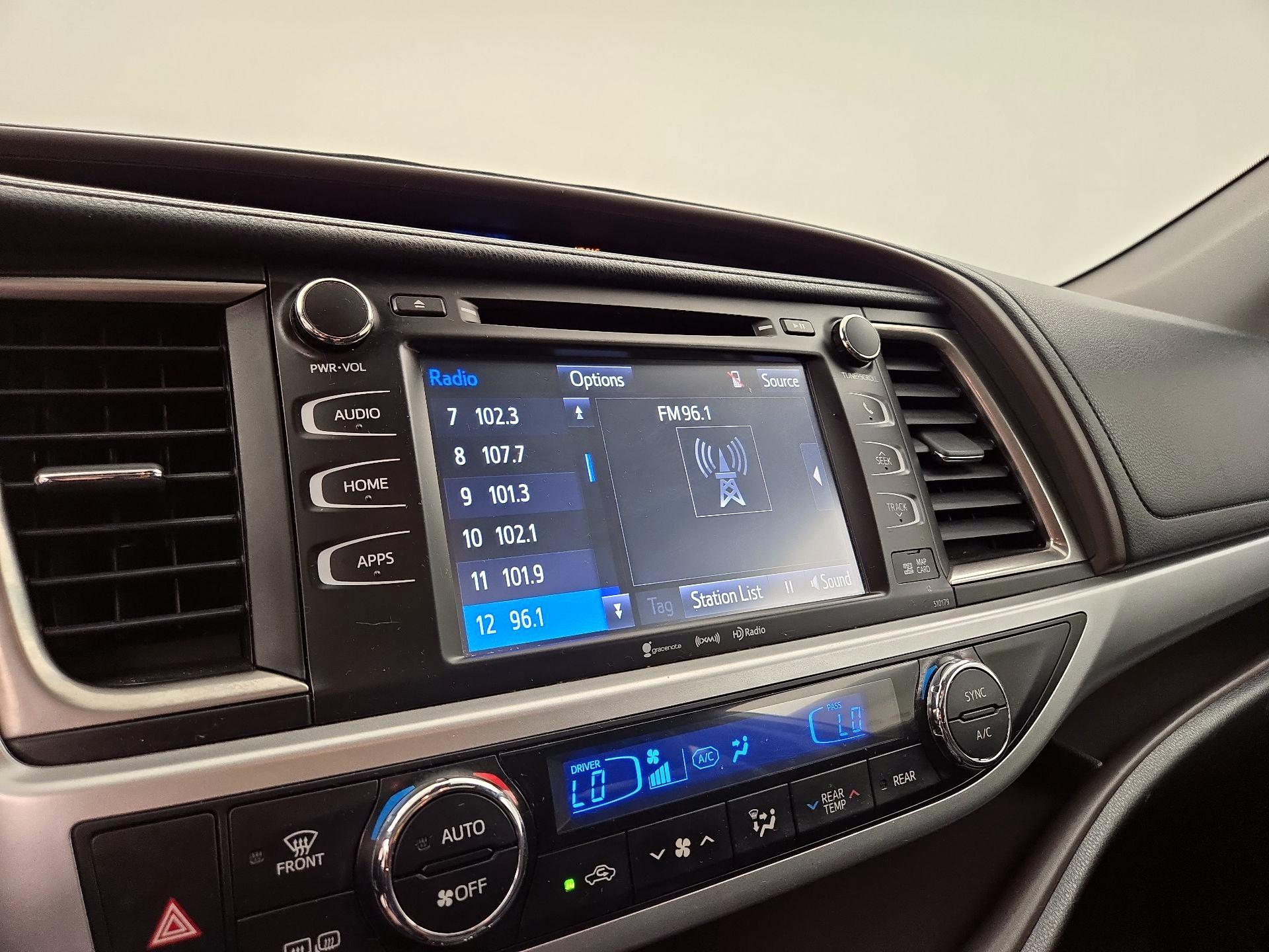 Thumbnail: 2018 Toyota Highlander - 16