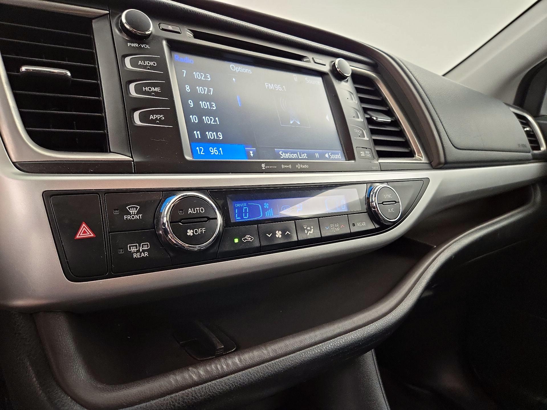 Thumbnail: 2018 Toyota Highlander - 17