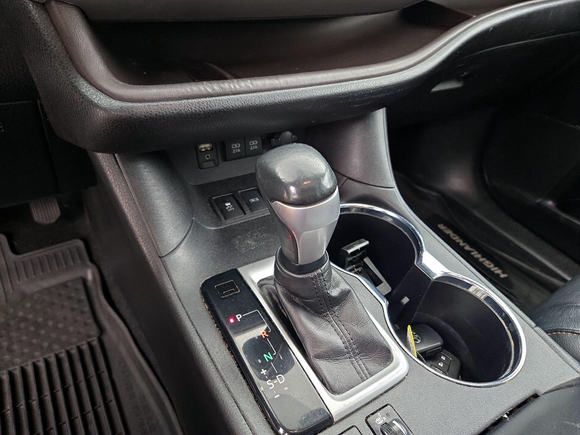 Thumbnail: 2018 Toyota Highlander - 18