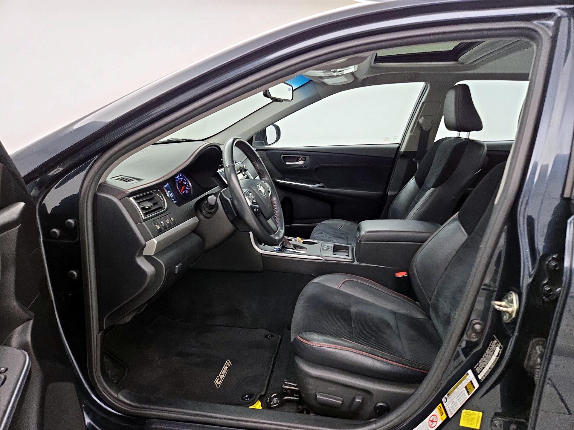 Thumbnail: 2017 Toyota Camry - 11