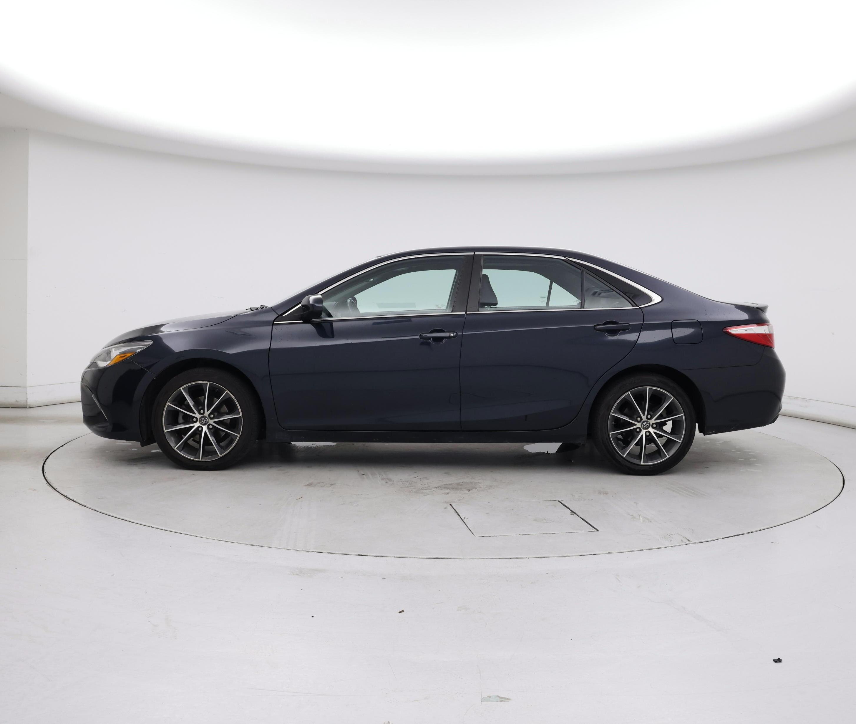 Thumbnail: 2017 Toyota Camry - 3