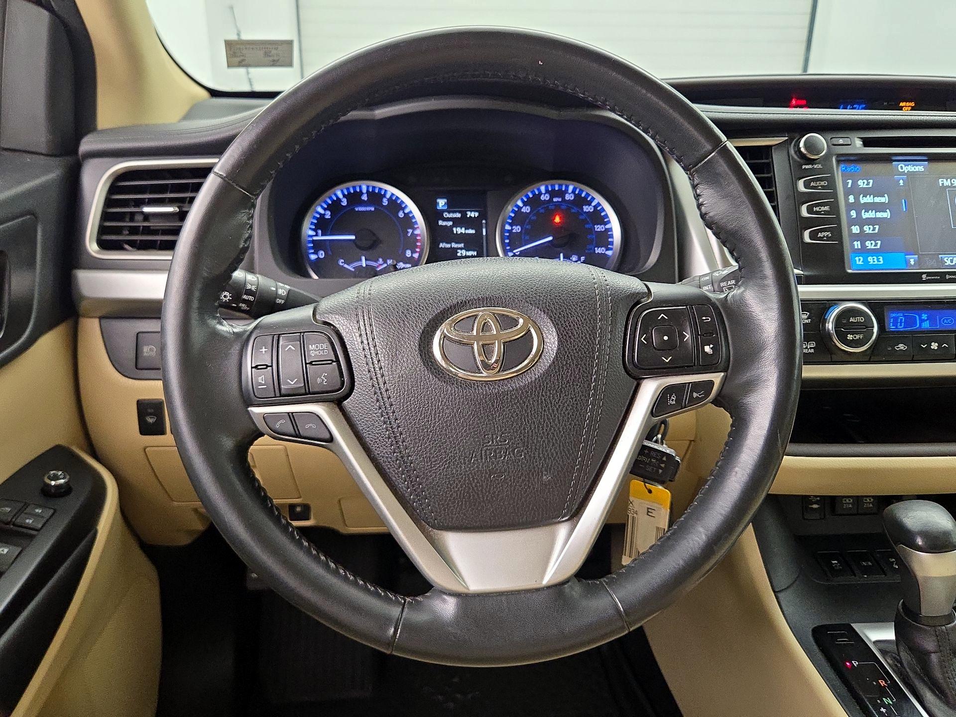 Thumbnail: 2018 Toyota Highlander - 10