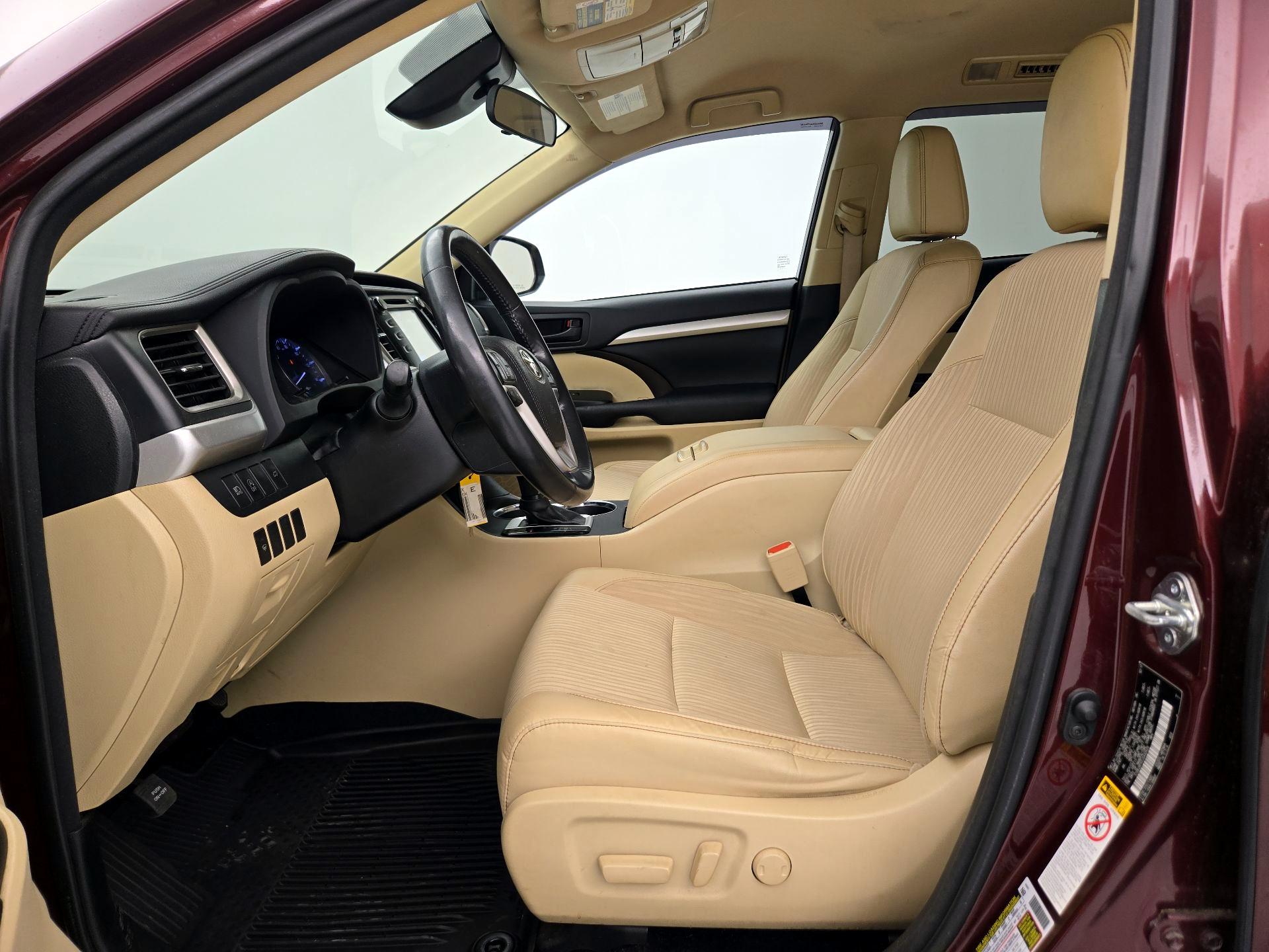 Thumbnail: 2018 Toyota Highlander - 11