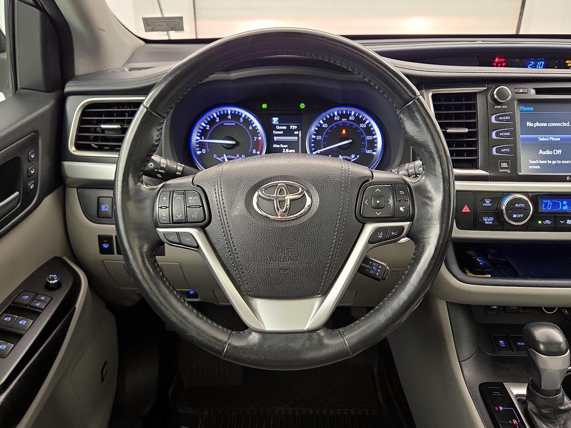 Thumbnail: 2018 Toyota Highlander - 10
