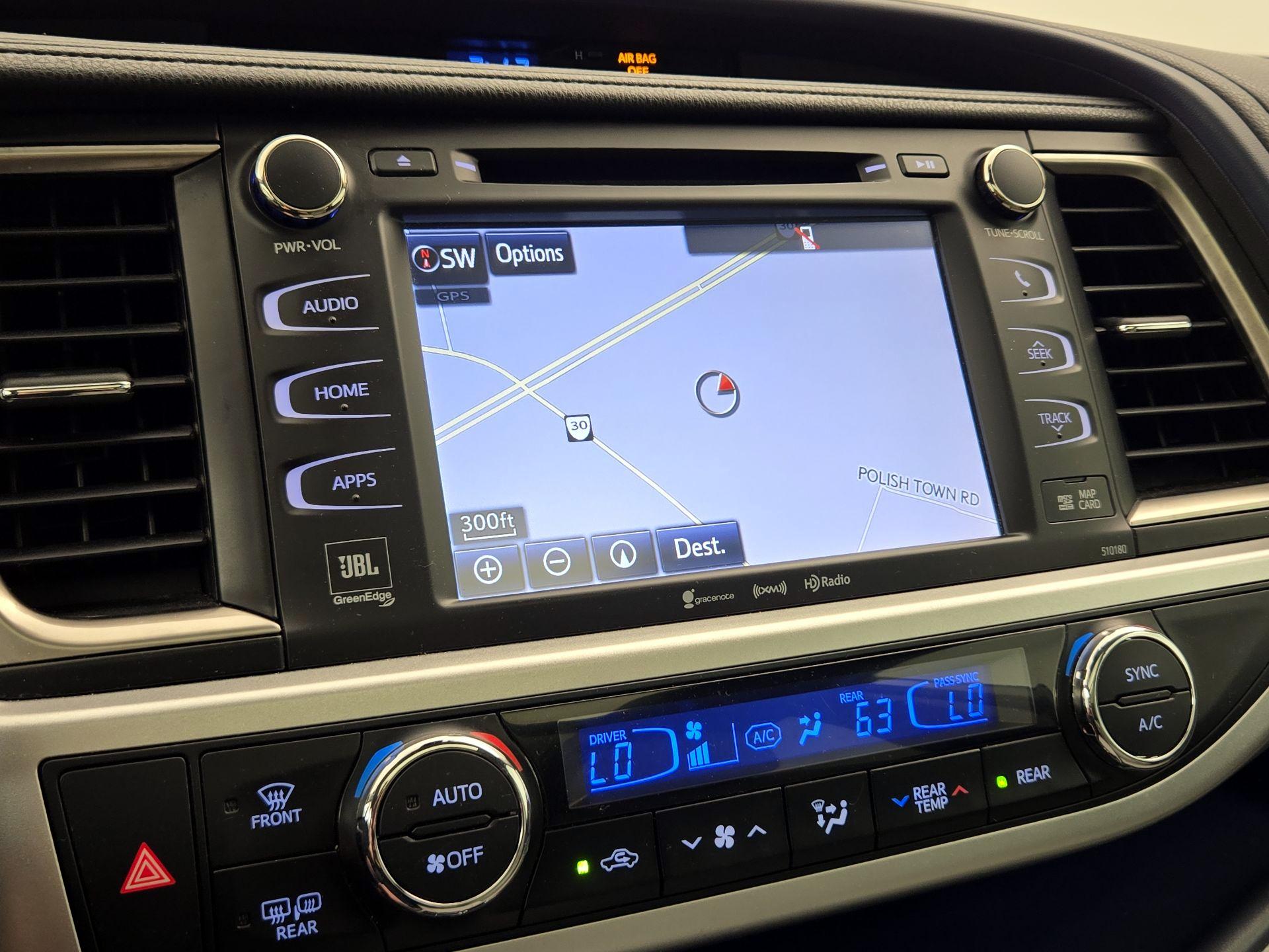 Thumbnail: 2018 Toyota Highlander - 14