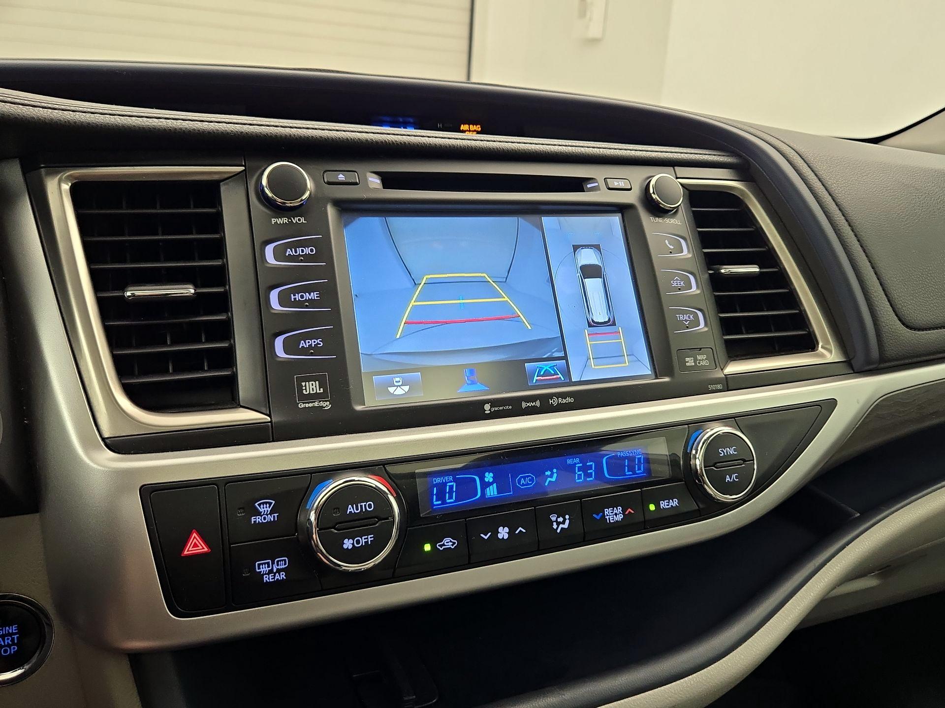 Thumbnail: 2018 Toyota Highlander - 15