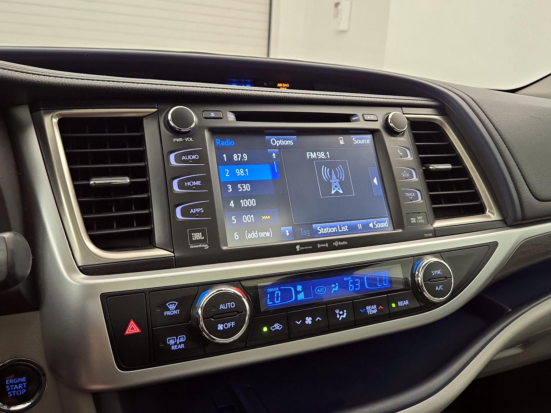 Thumbnail: 2018 Toyota Highlander - 16