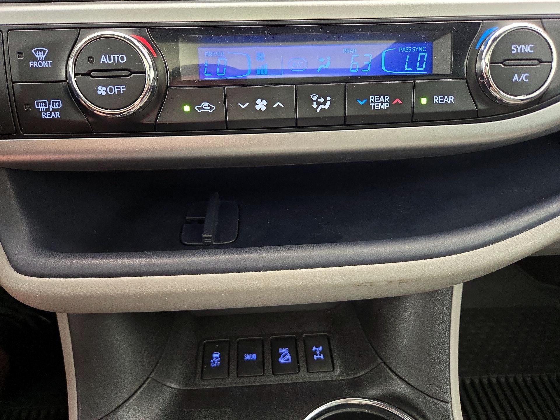 Thumbnail: 2018 Toyota Highlander - 17