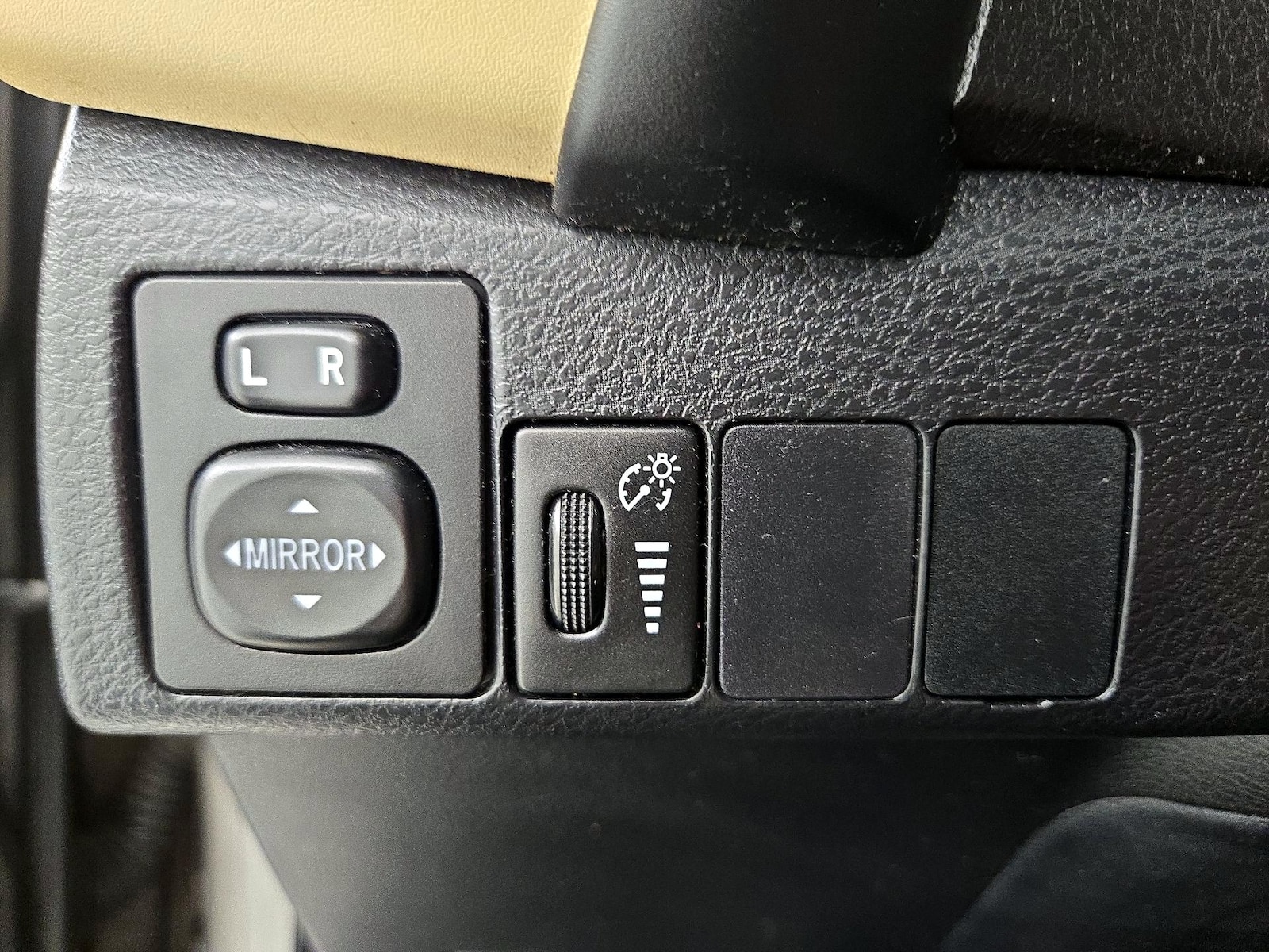 2018 Toyota Corolla LE - Photo 14