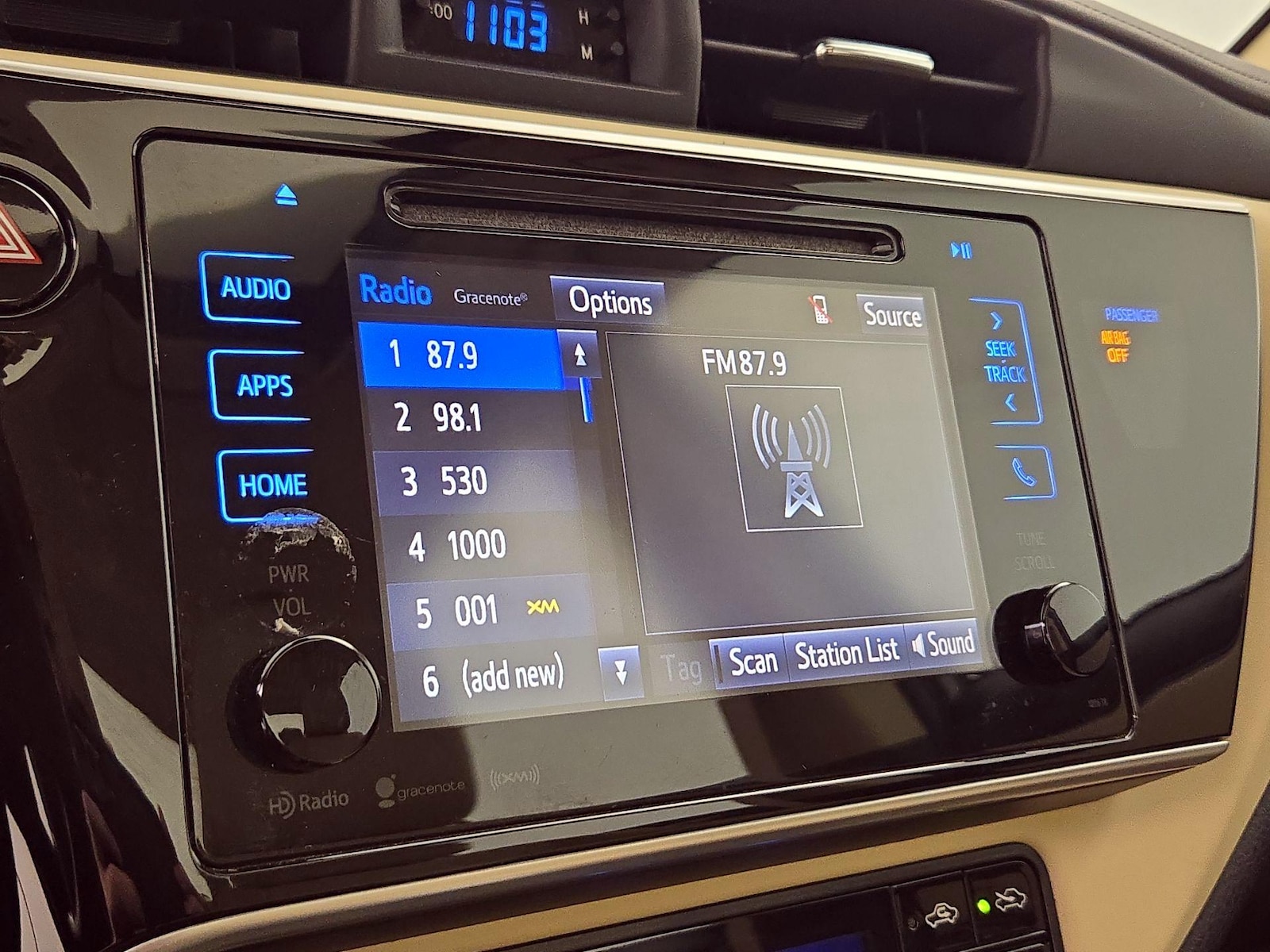 2018 Toyota Corolla LE - Photo 16