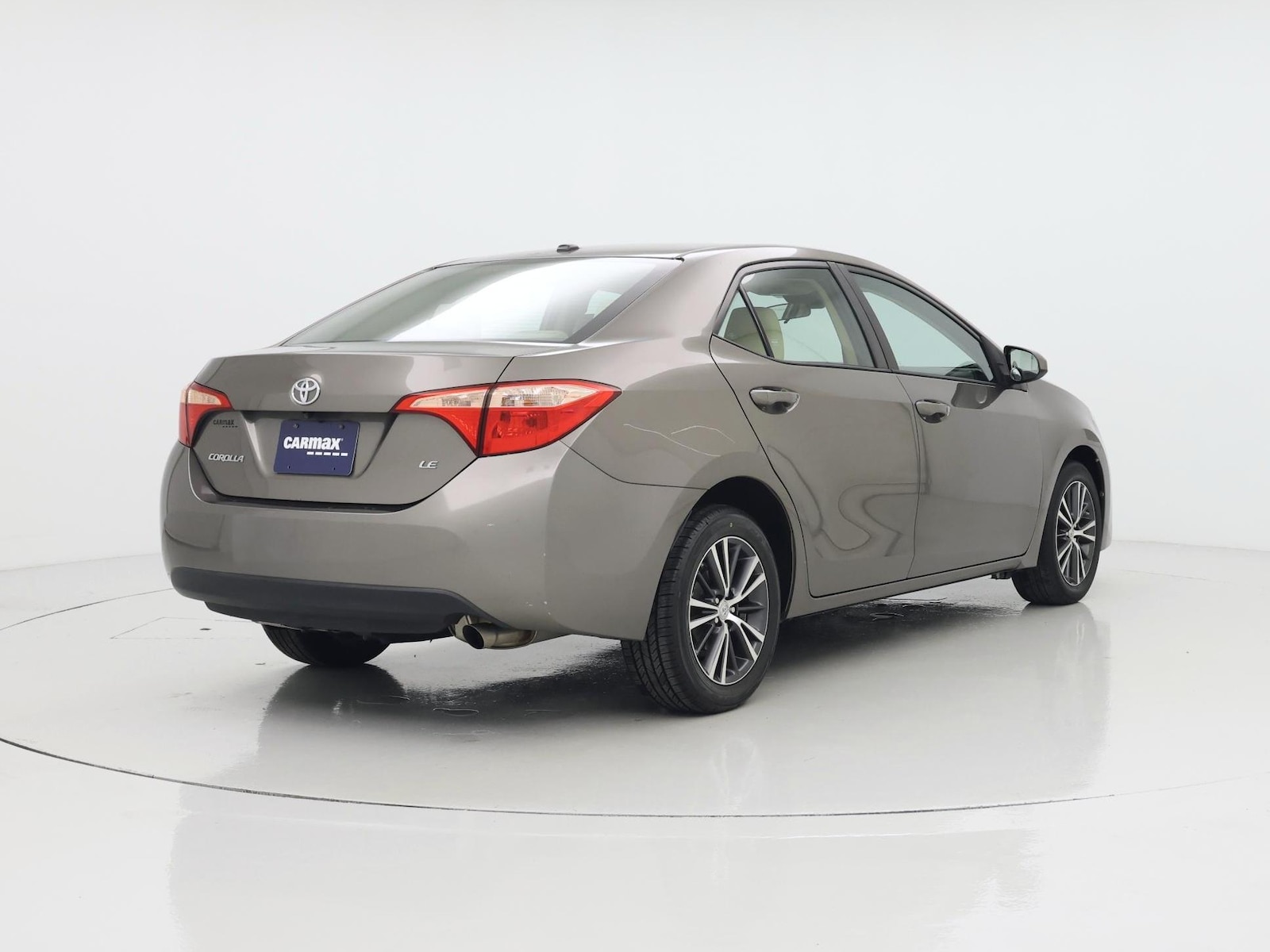 2018 Toyota Corolla LE - Photo 9