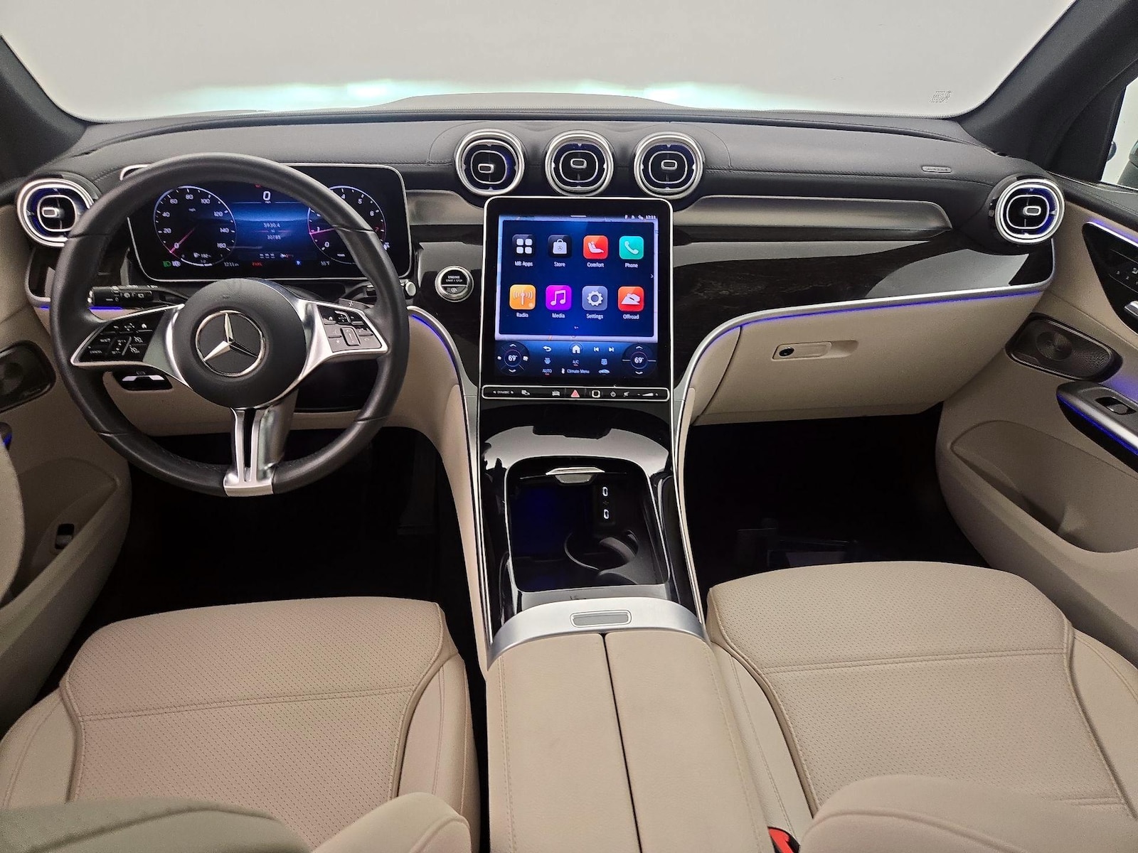 2025 Mercedes-Benz GLC Base - Photo 10