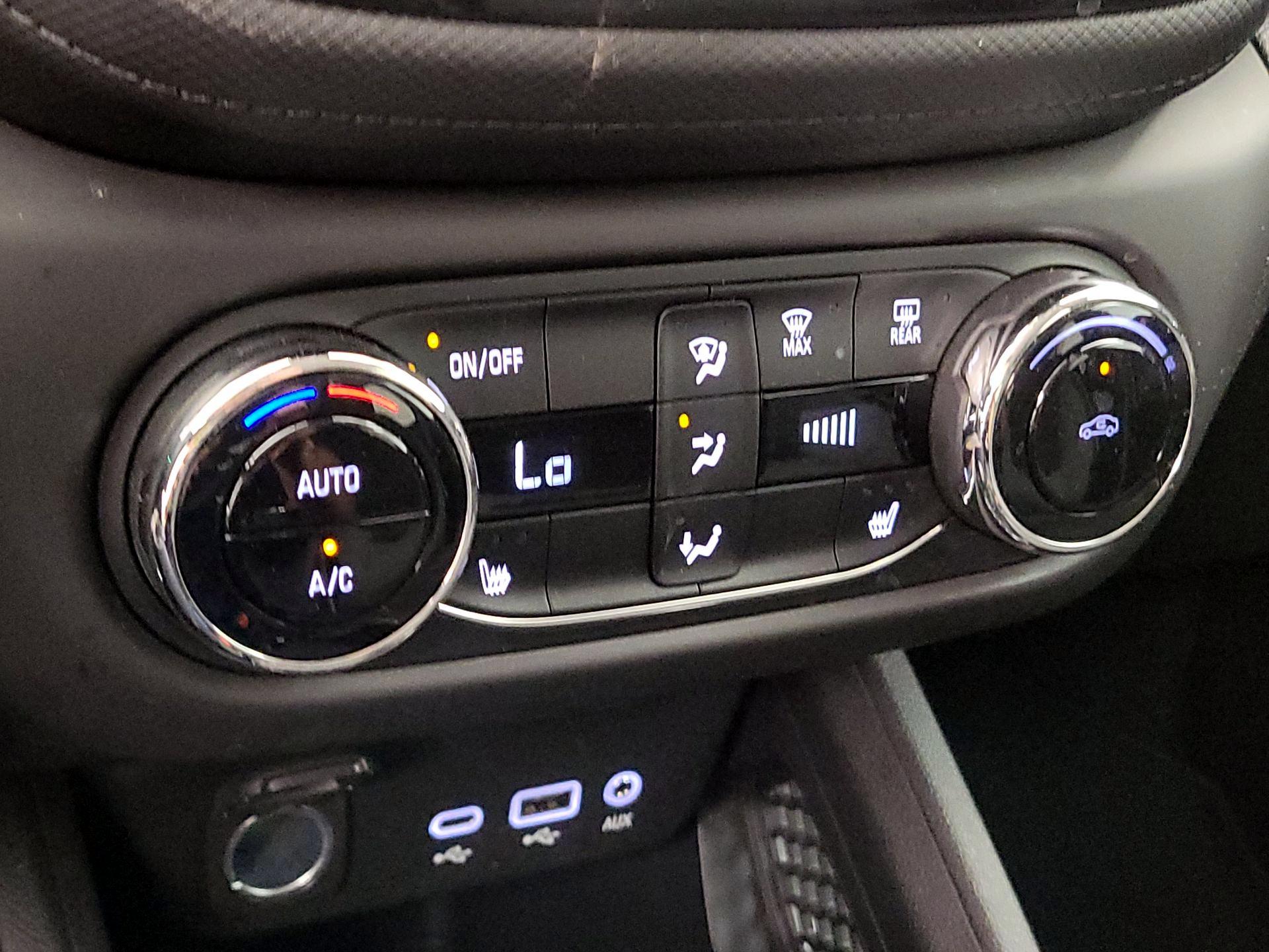 Thumbnail: 2023 Chevrolet TrailBlazer - 16