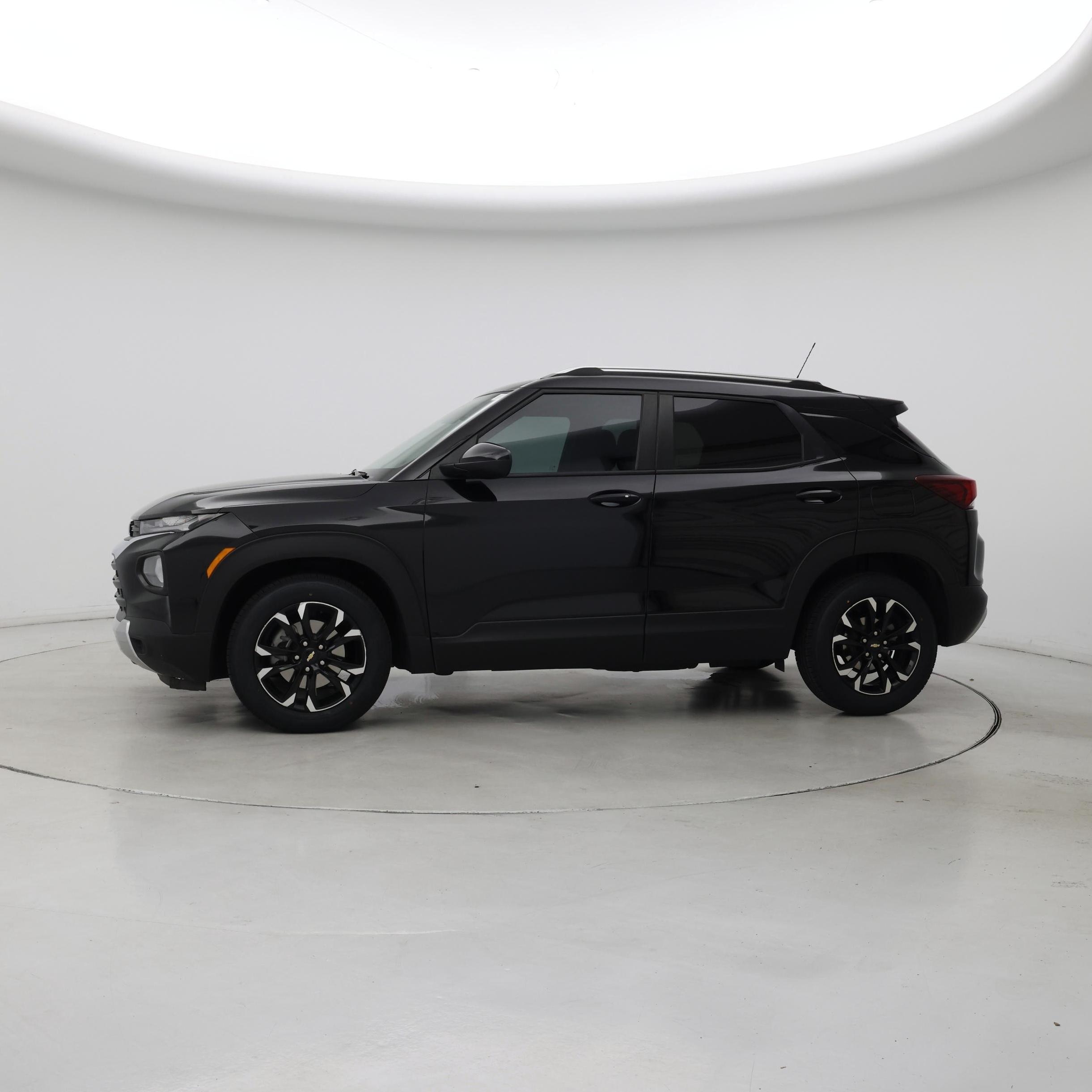 Thumbnail: 2023 Chevrolet TrailBlazer - 3