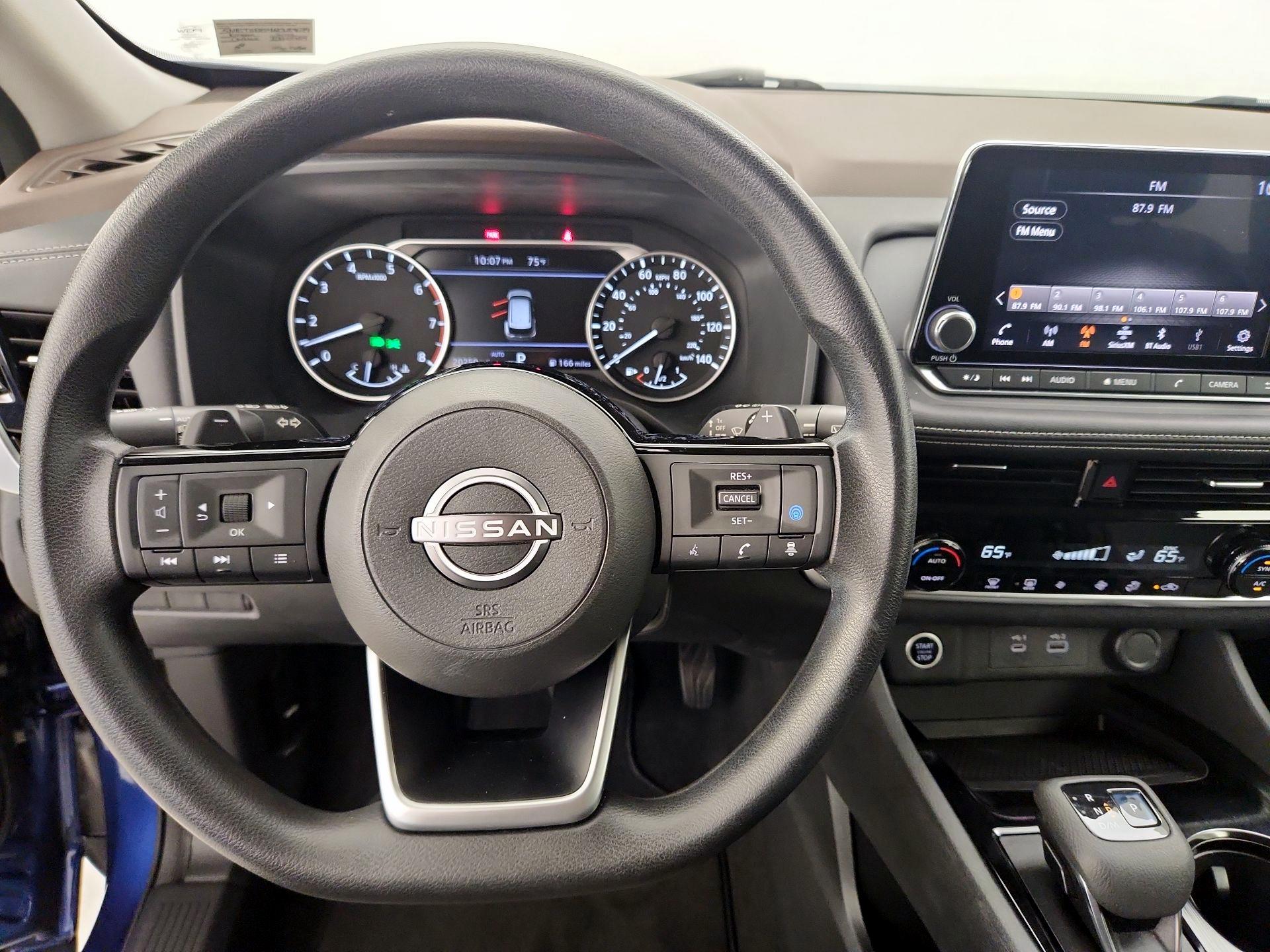 Thumbnail: 2022 Nissan Rogue - 10