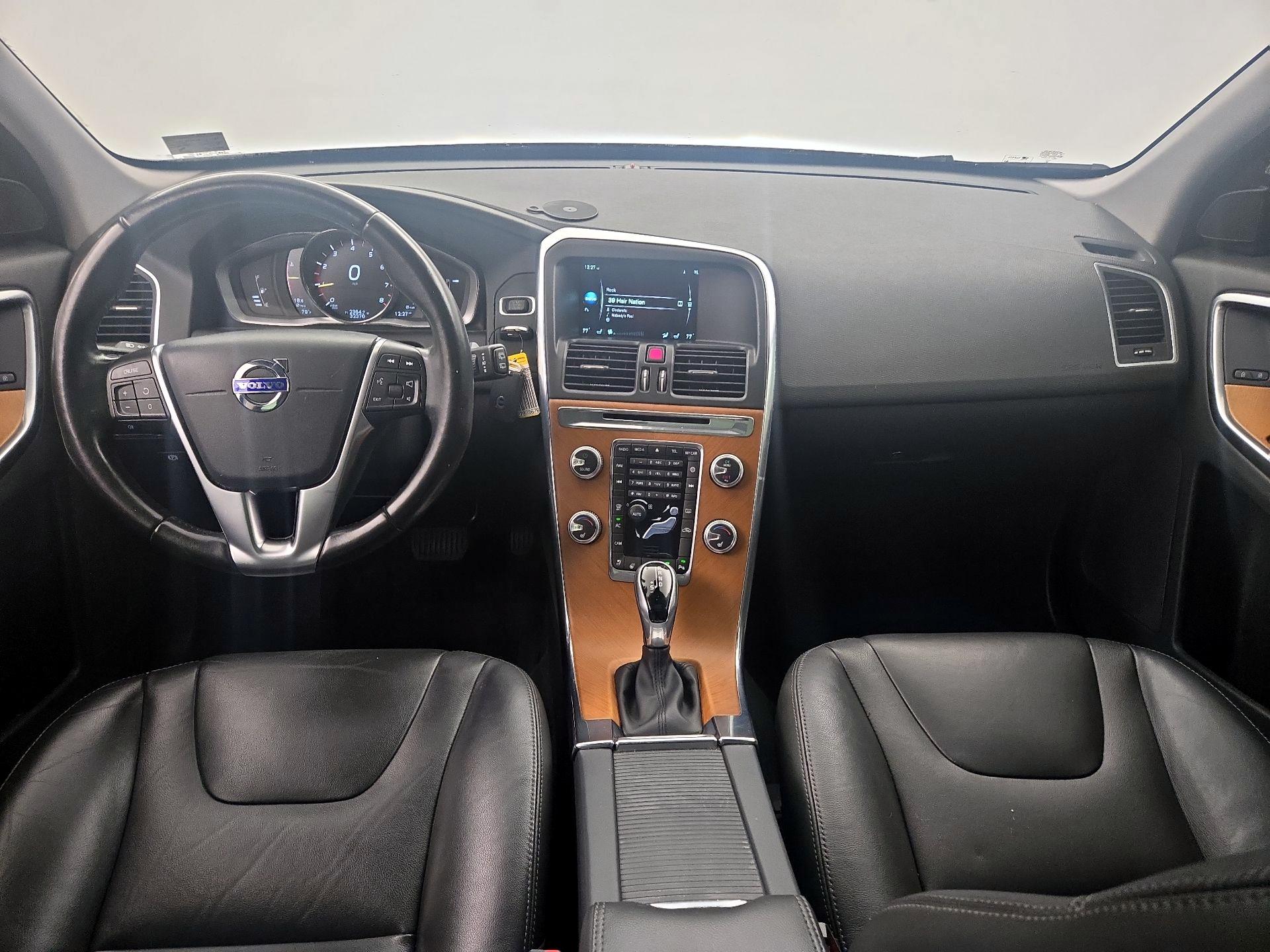 Thumbnail: 2017 Volvo XC60 - 9