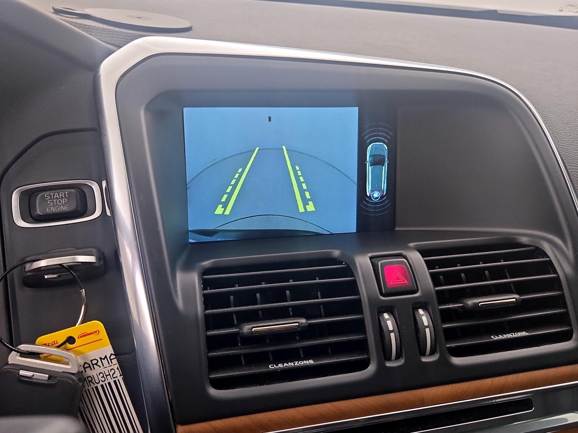 Thumbnail: 2017 Volvo XC60 - 14