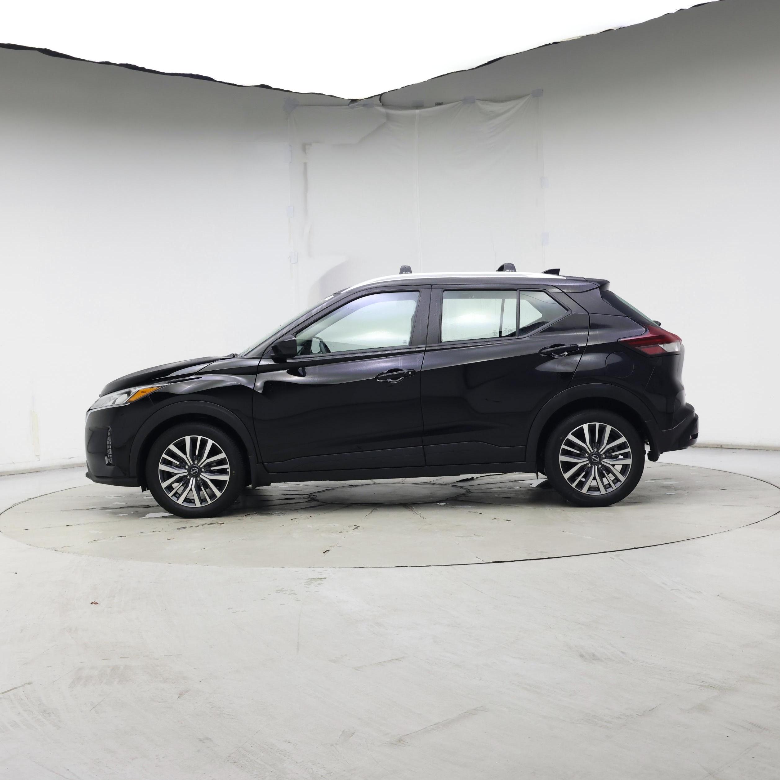 Thumbnail: 2023 Nissan Kicks - 3