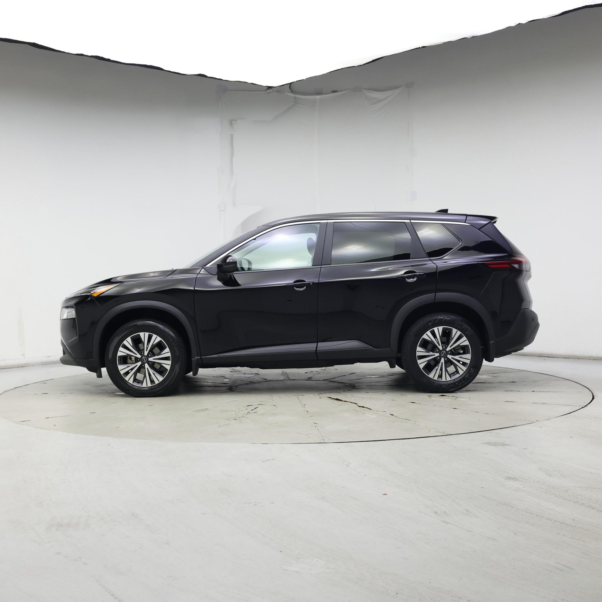 Thumbnail: 2022 Nissan Rogue - 3