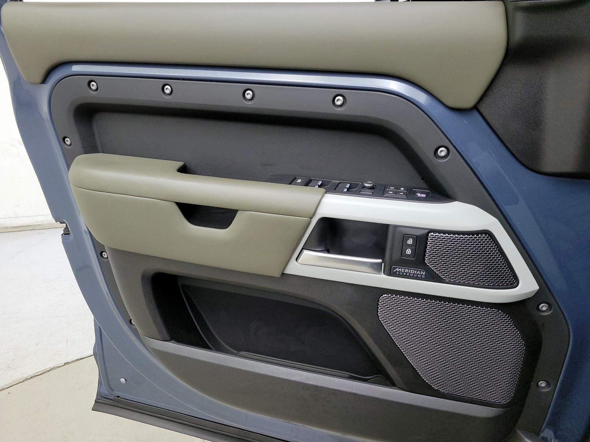 Thumbnail: 2020 Land Rover Defender - 12