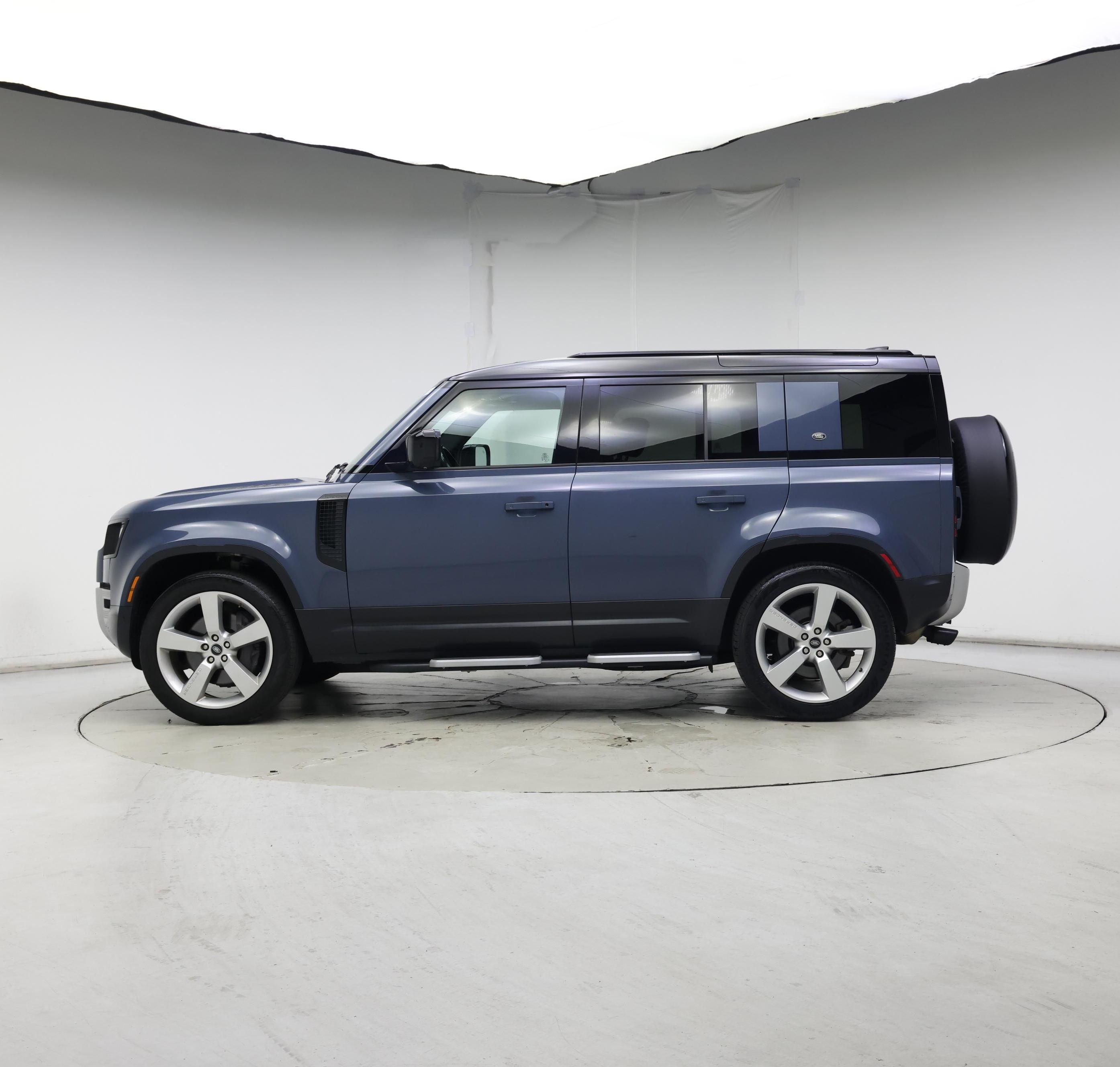 Thumbnail: 2020 Land Rover Defender - 3