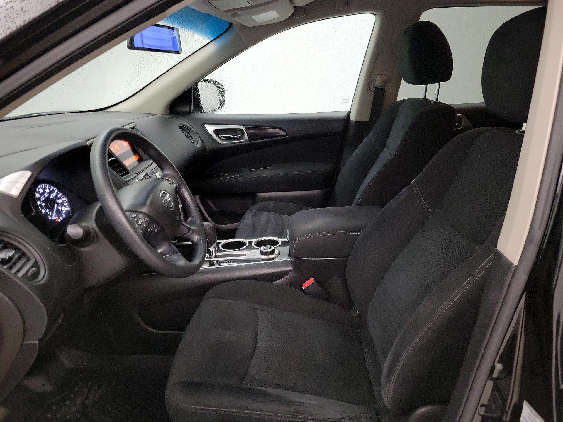 Thumbnail: 2016 Nissan Pathfinder - 11