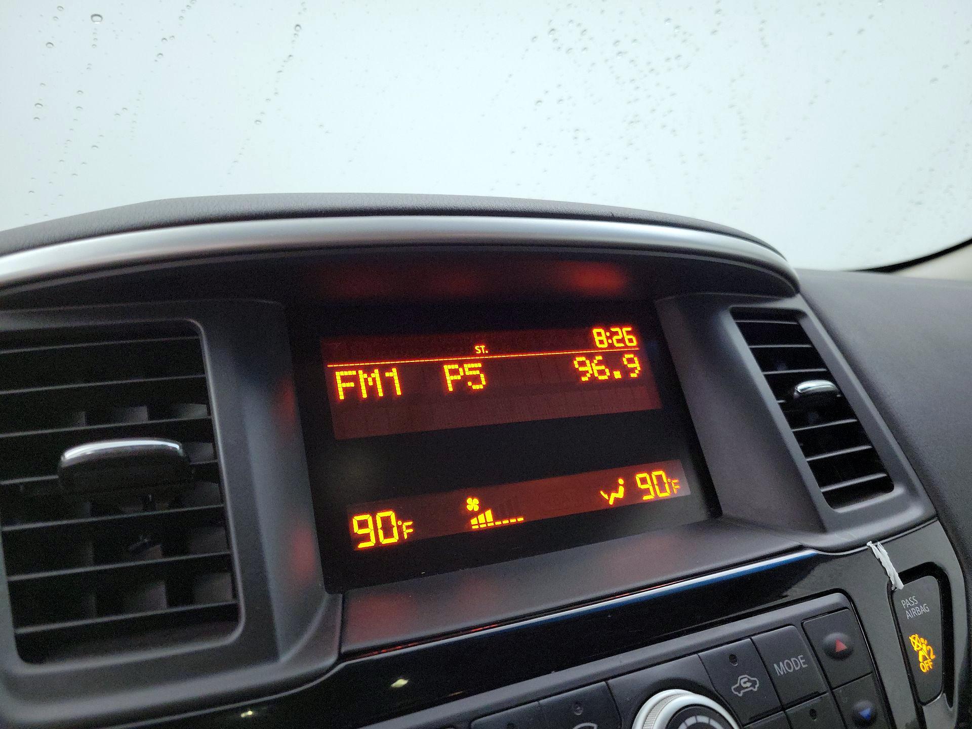 Thumbnail: 2016 Nissan Pathfinder - 15