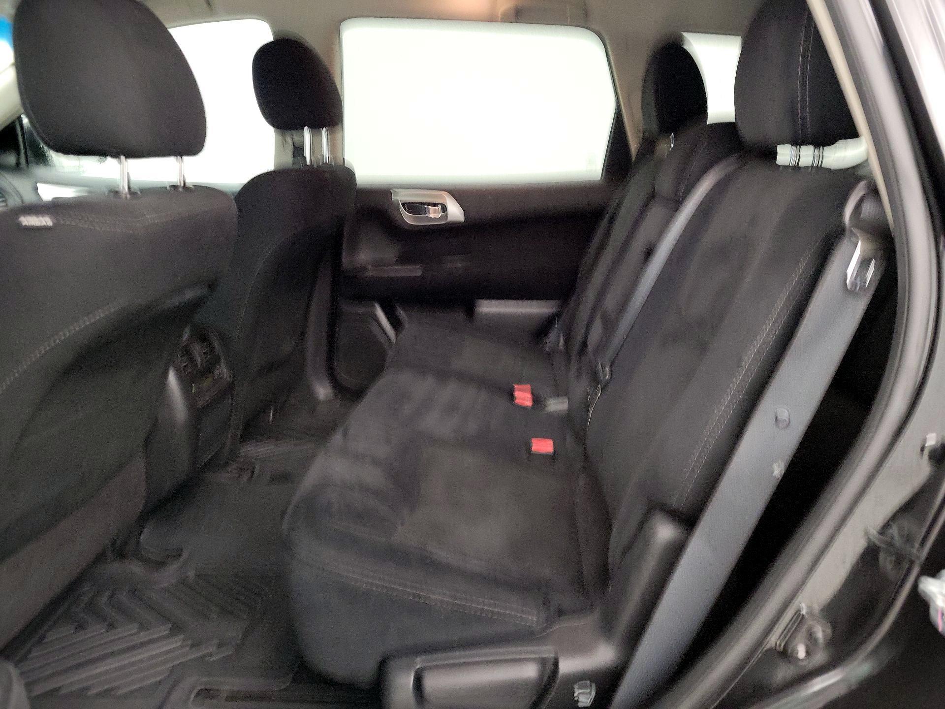 Thumbnail: 2016 Nissan Pathfinder - 19