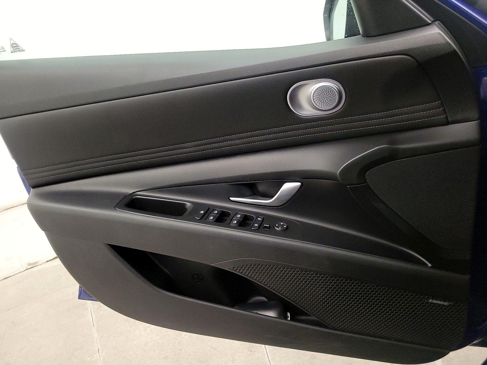 Thumbnail: 2021 Hyundai Elantra - 12