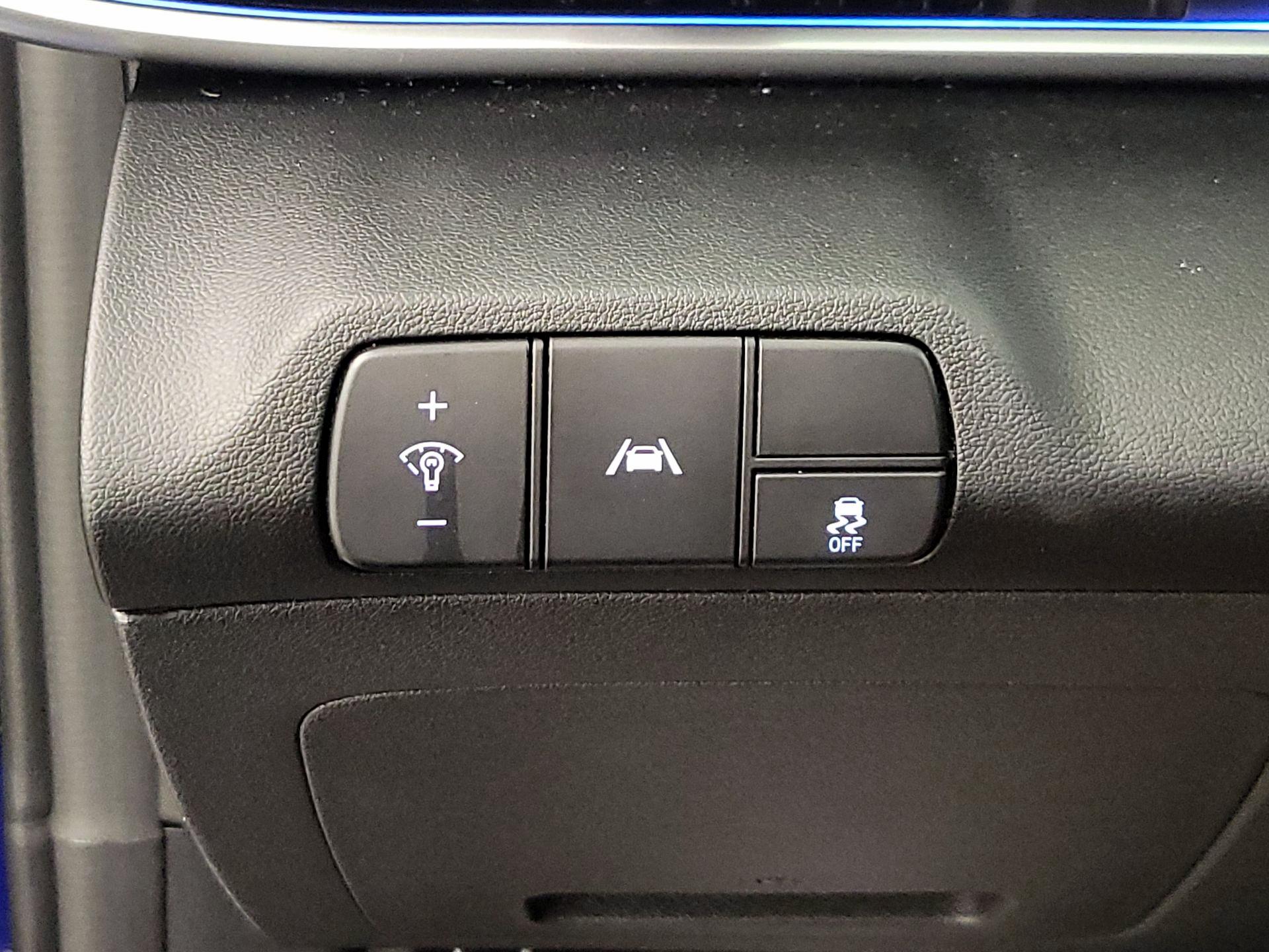 Thumbnail: 2021 Hyundai Elantra - 13