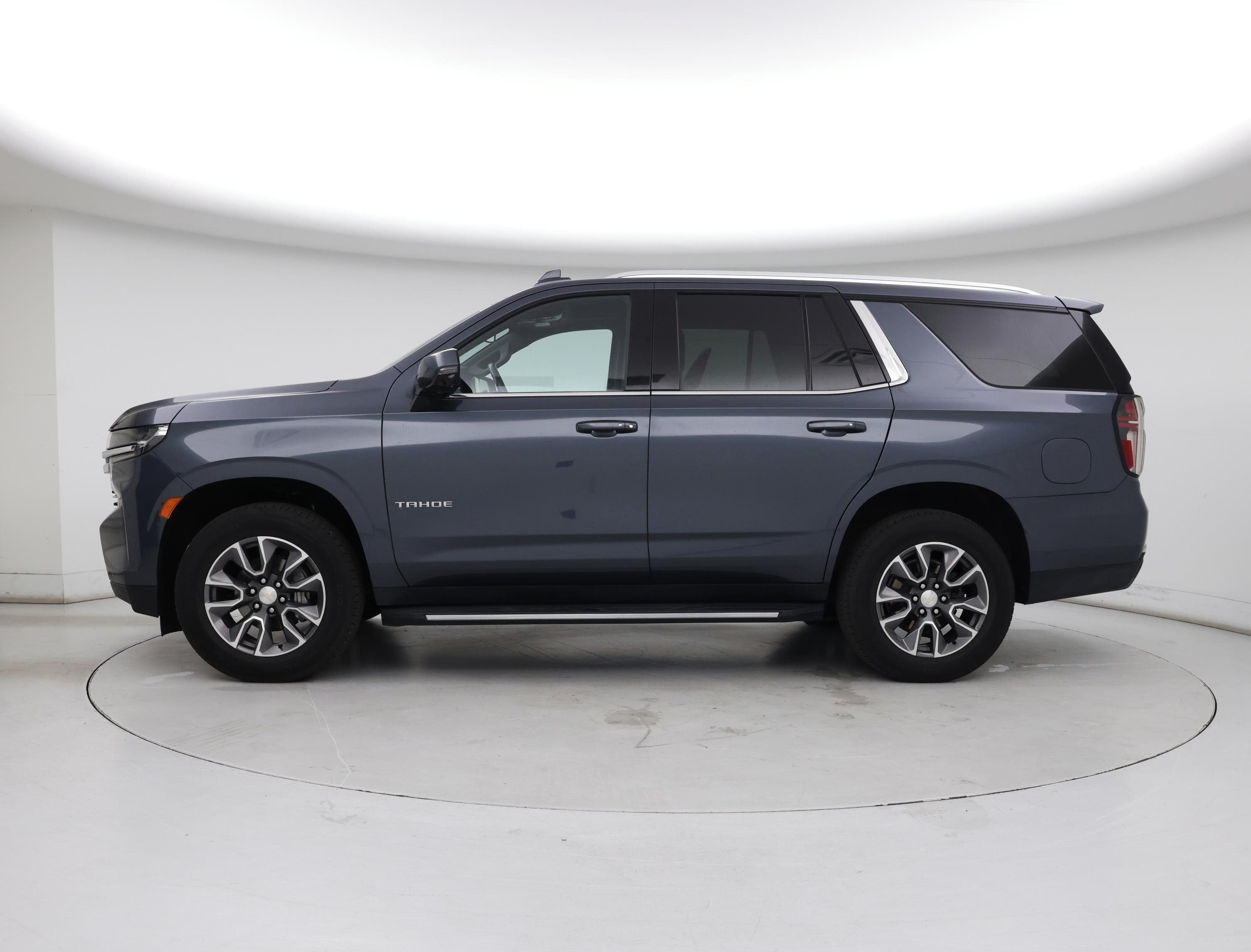 Thumbnail: 2021 Chevrolet Tahoe - 3