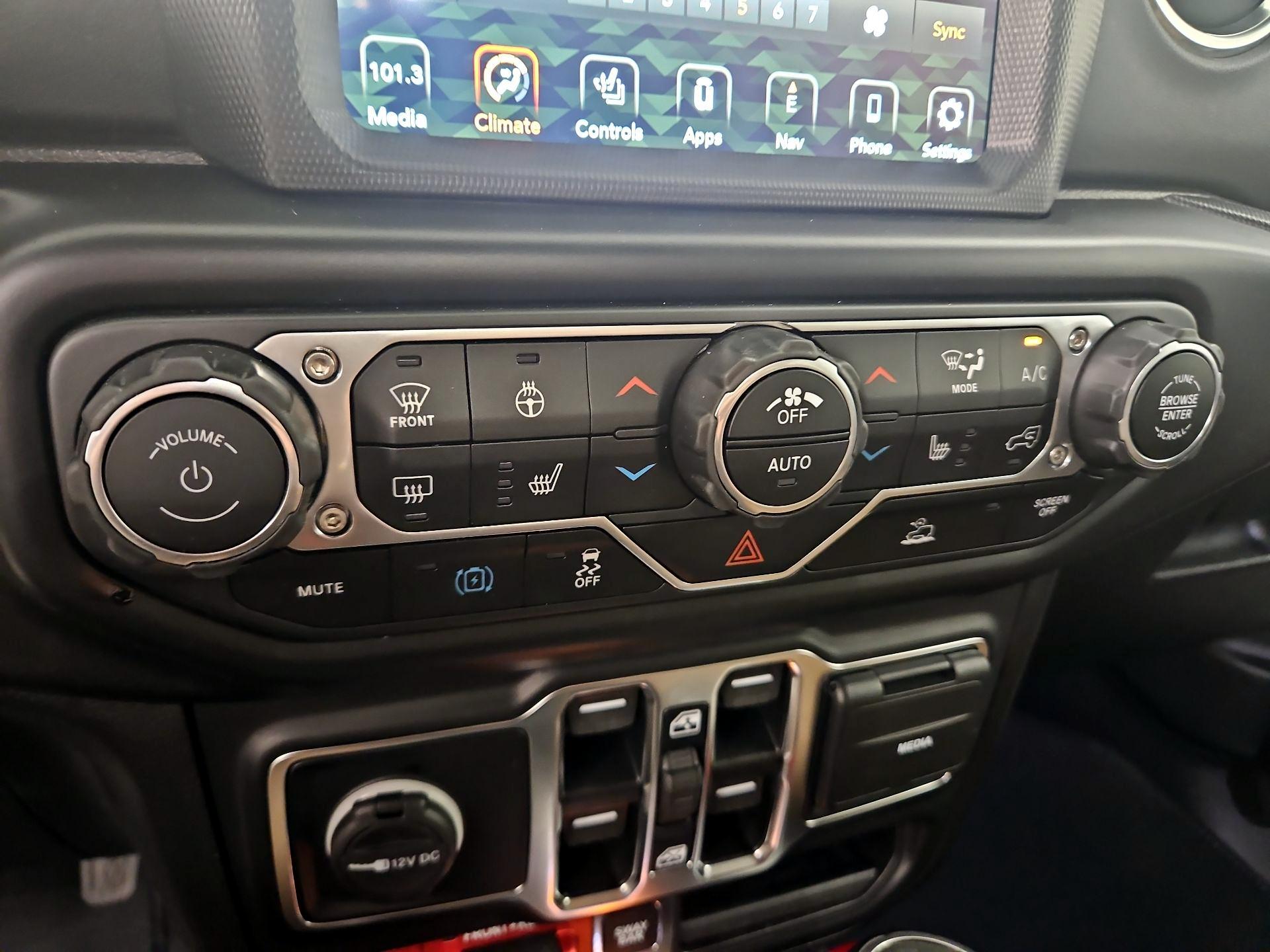 Thumbnail: 2021 Jeep Wrangler - 17