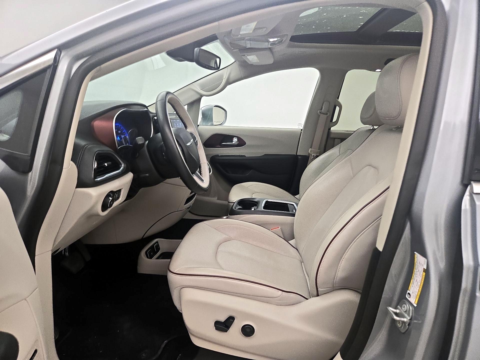 Thumbnail: 2020 Chrysler Pacifica - 11