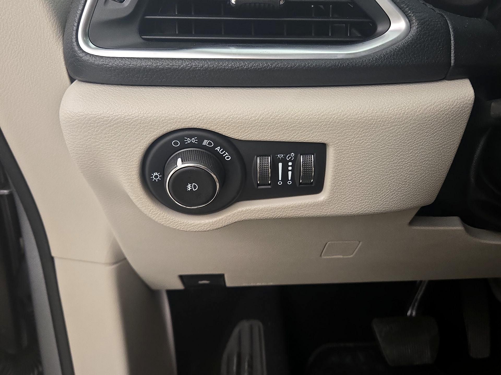 Thumbnail: 2020 Chrysler Pacifica - 13