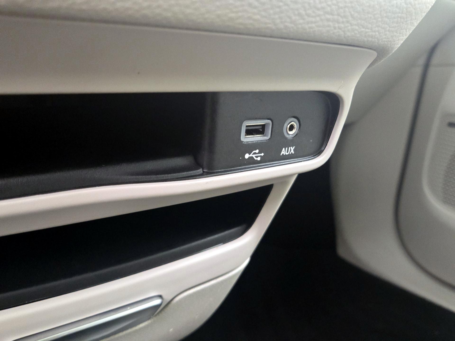 Thumbnail: 2020 Chrysler Pacifica - 19