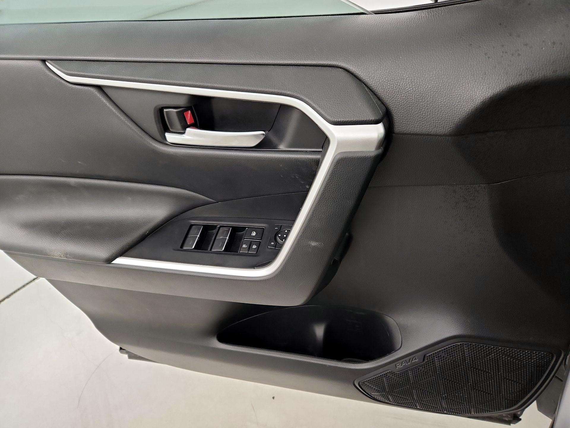 Thumbnail: 2023 Toyota RAV4 - 12