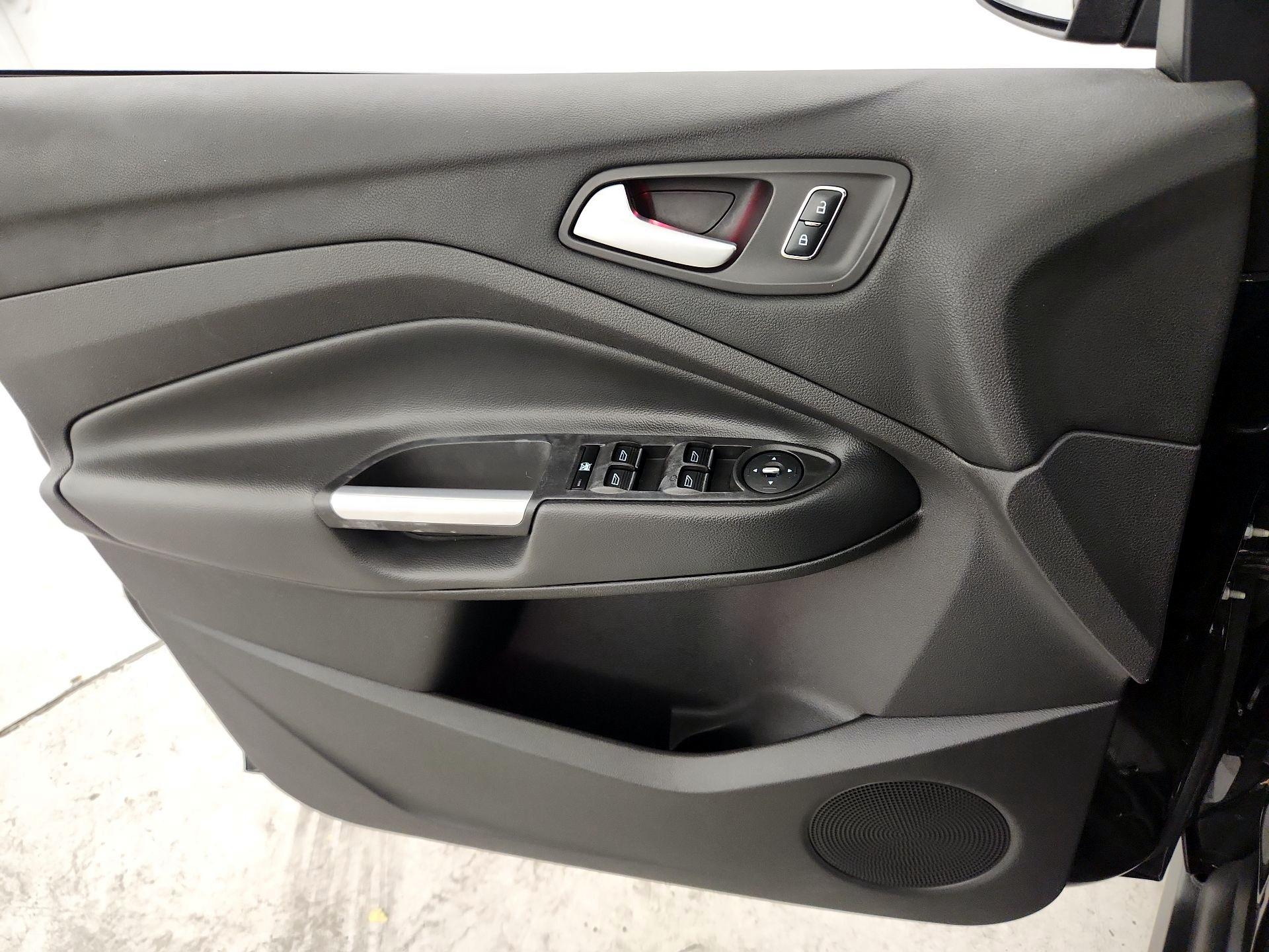 Thumbnail: 2015 Ford C-Max - 12