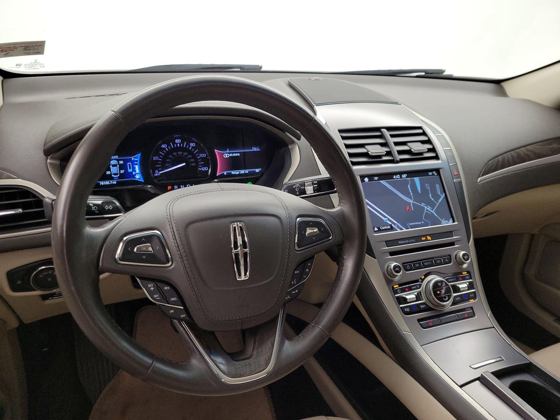 Thumbnail: 2017 Lincoln MKZ - 9