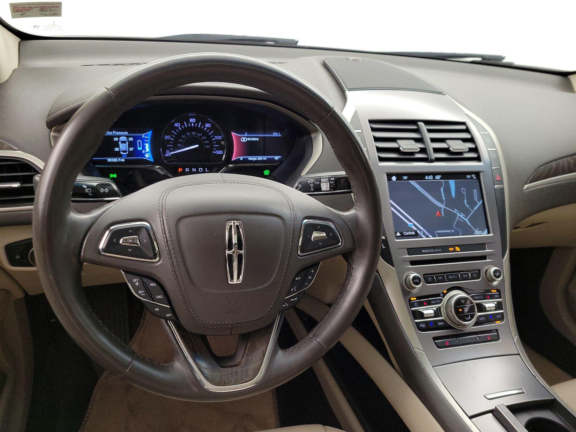 Thumbnail: 2017 Lincoln MKZ - 10