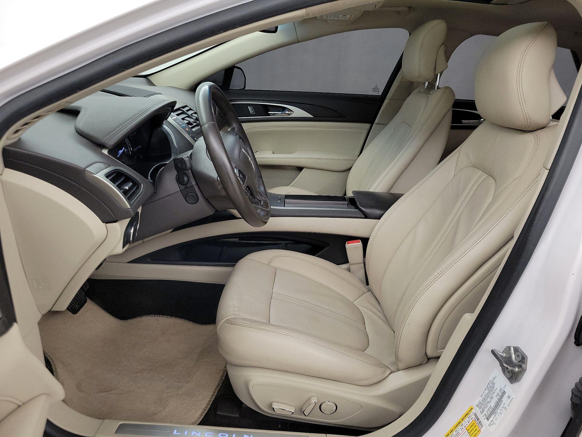 Thumbnail: 2017 Lincoln MKZ - 11