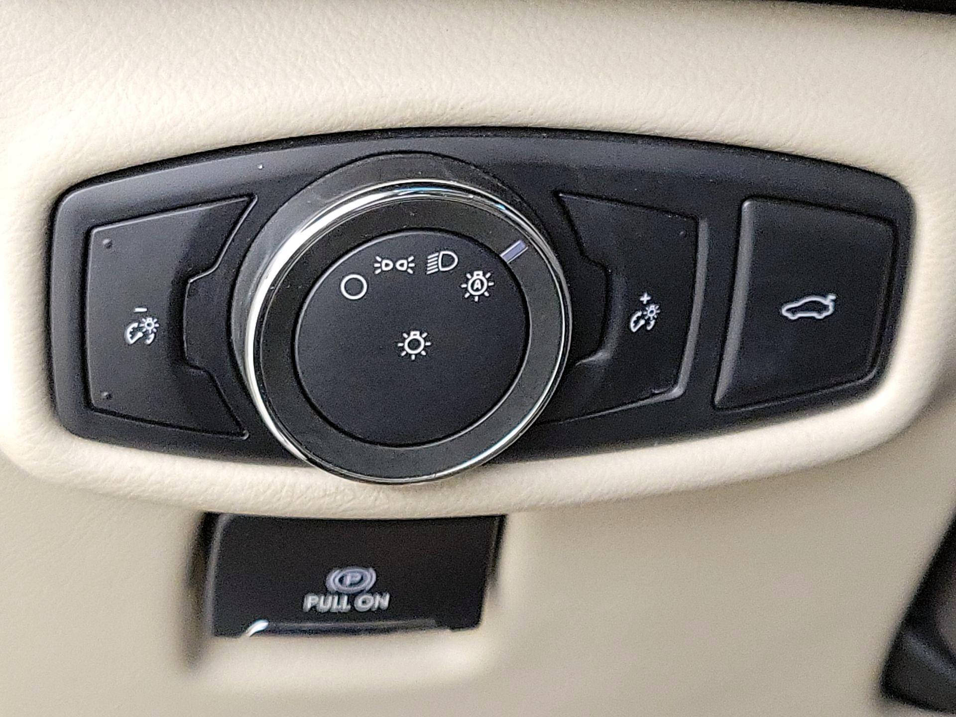 Thumbnail: 2017 Lincoln MKZ - 13