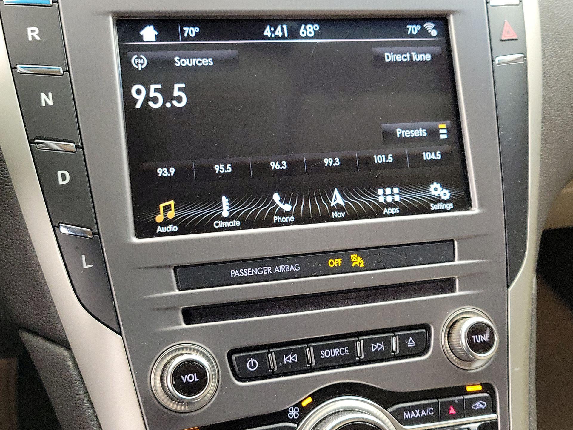 Thumbnail: 2017 Lincoln MKZ - 16