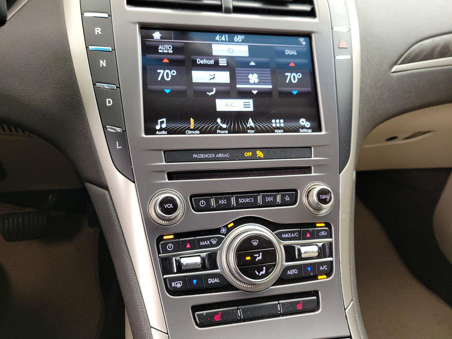 Thumbnail: 2017 Lincoln MKZ - 17