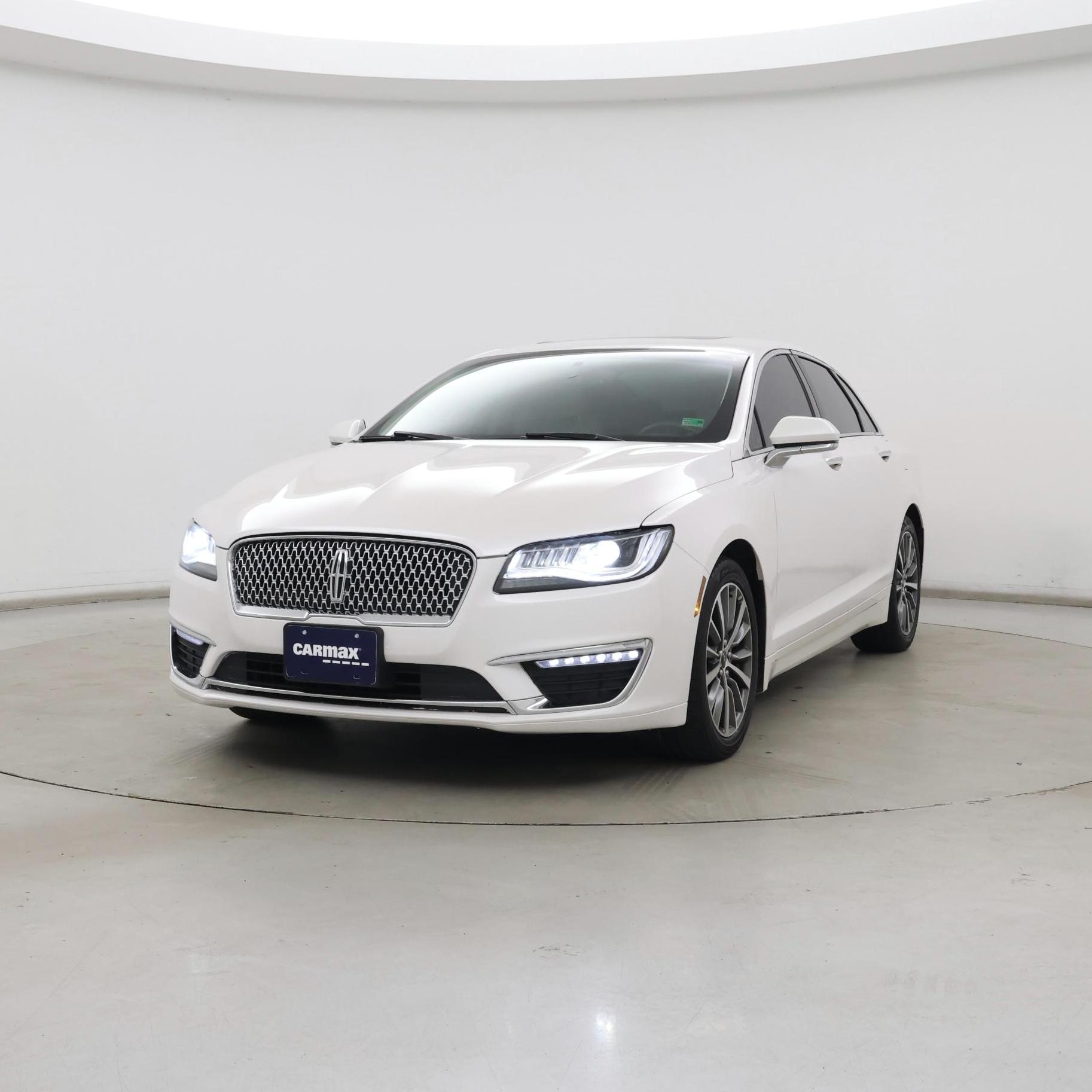 Thumbnail: 2017 Lincoln MKZ - 4