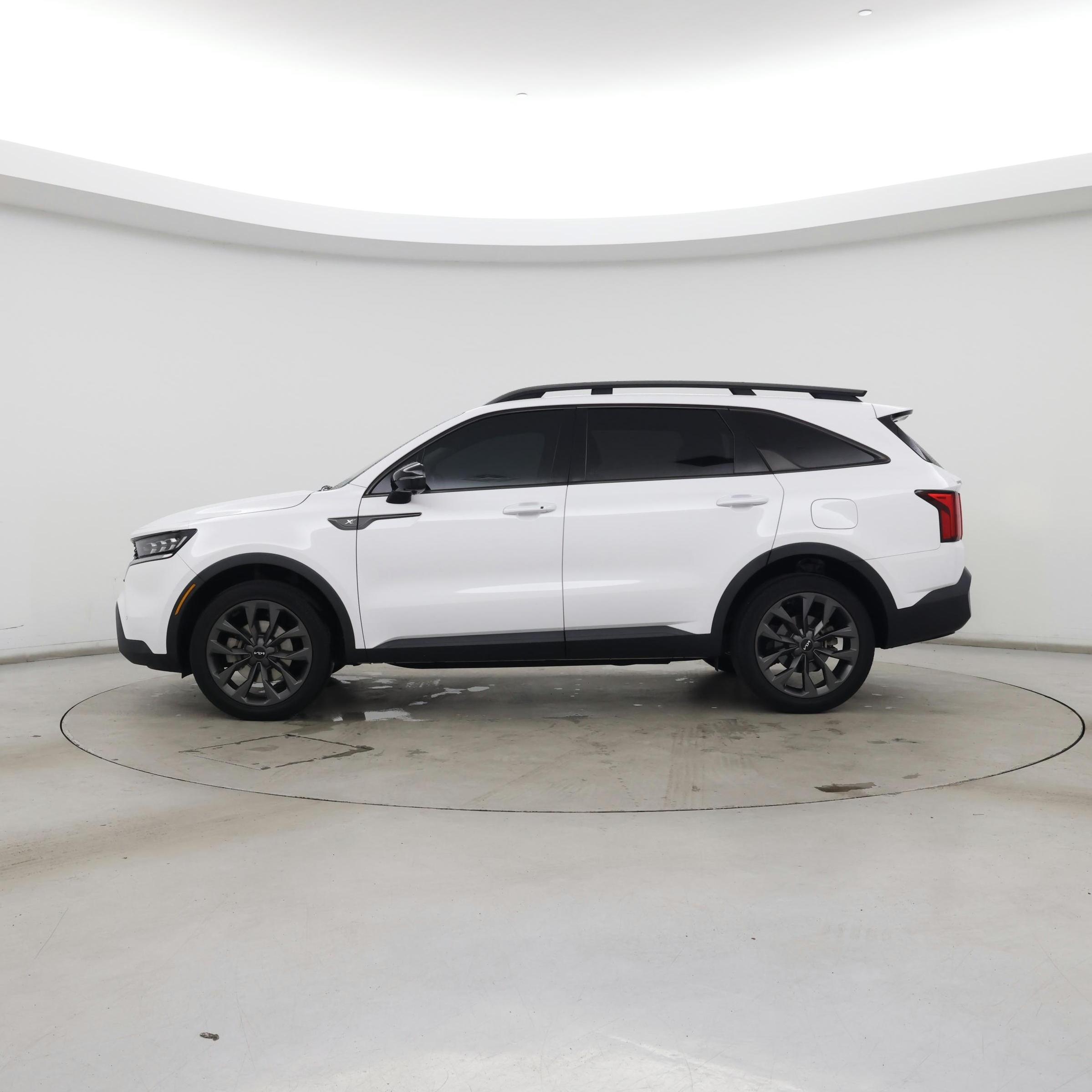 Thumbnail: 2023 Kia Sorento - 3